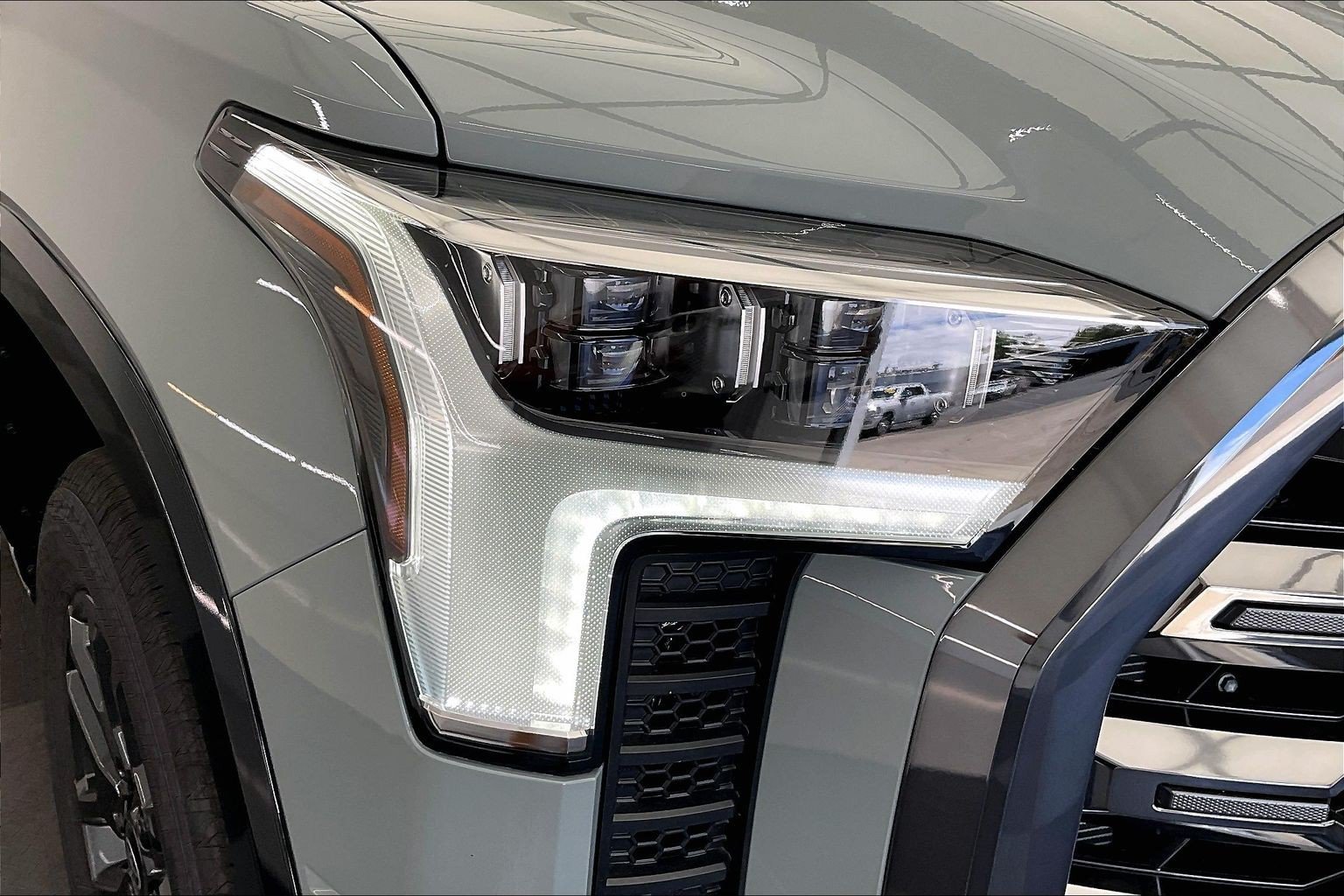 New 2026 Lunar Rock Toyota Platinum image 15