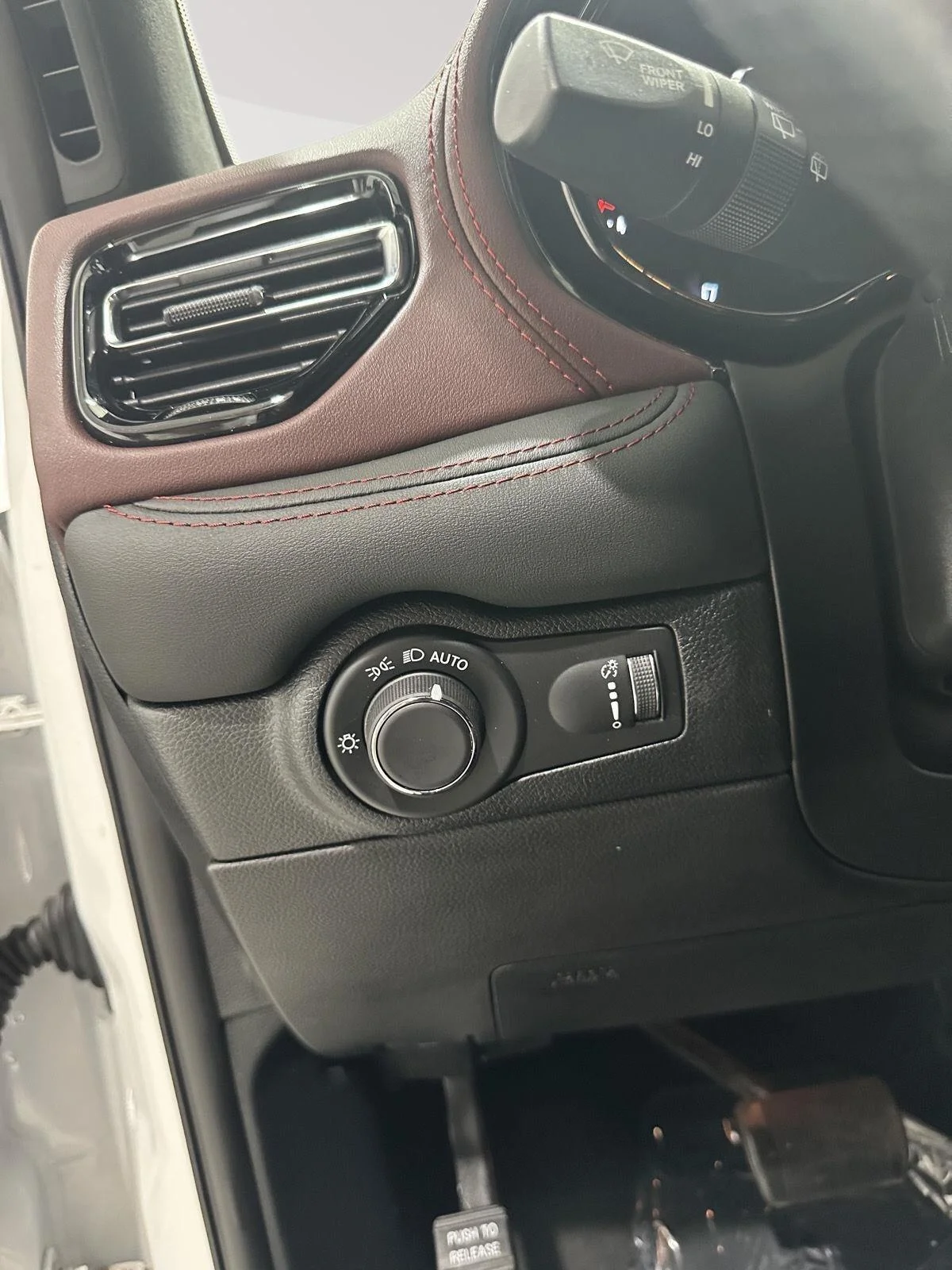 Used 2024 White Knuckle Dodge Citadel image 17