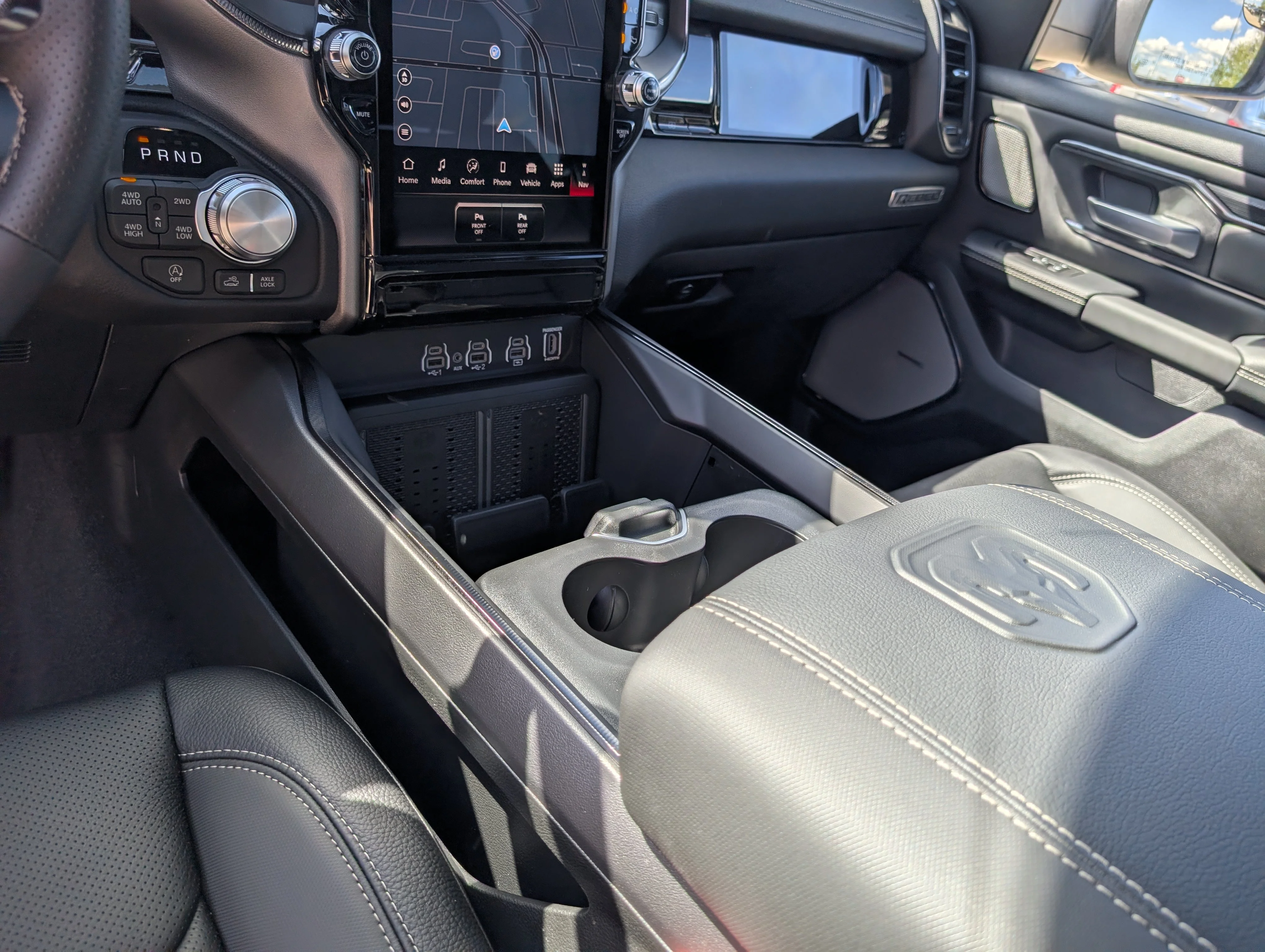 New 2026 Diamond Black Crystal Pearl Ram Rebel image 38
