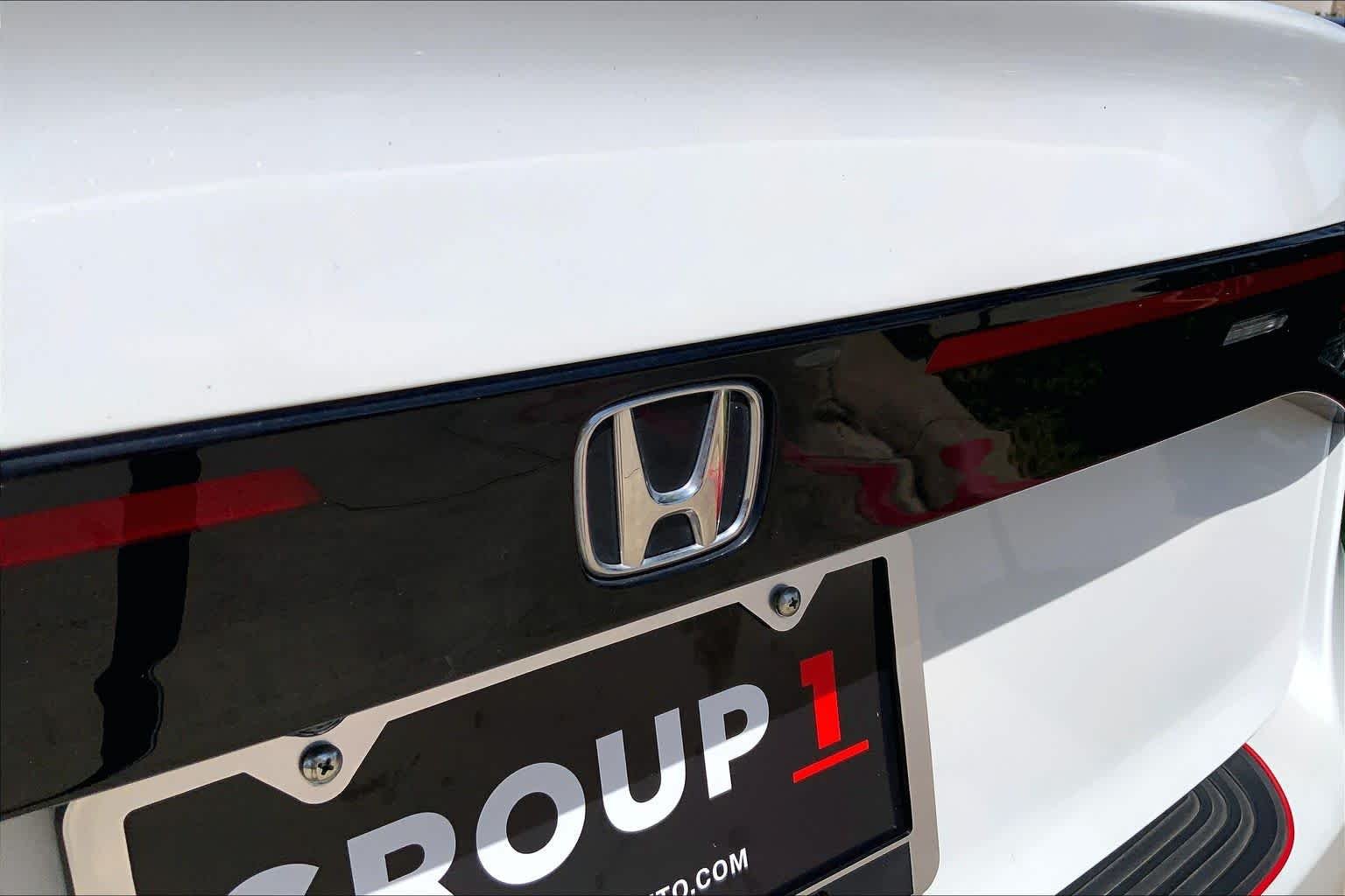 Used 2024 Platinum White Pearl Honda EX image 31