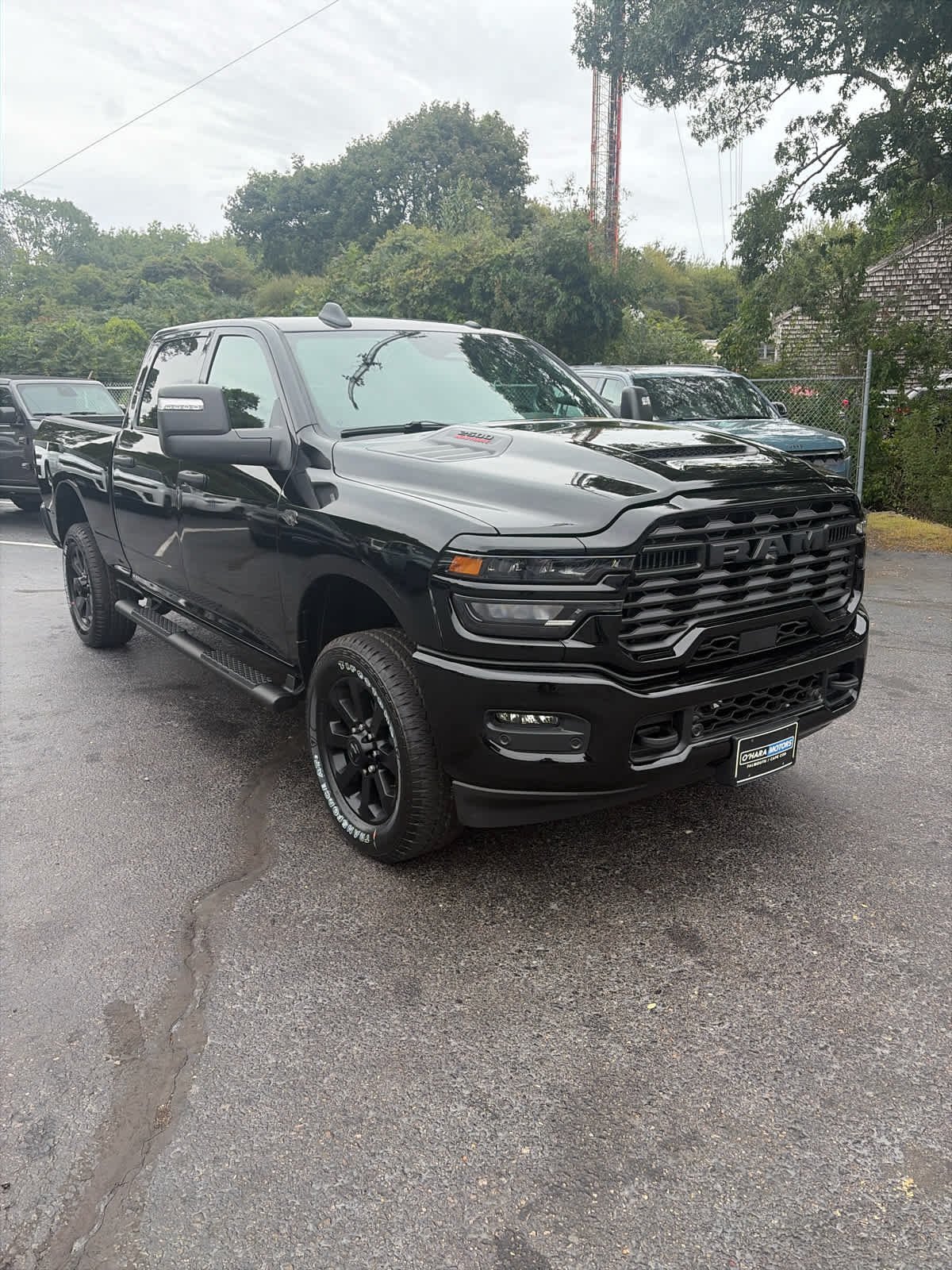 2027 RAM 2500 Pickup Tradesman/Black Express