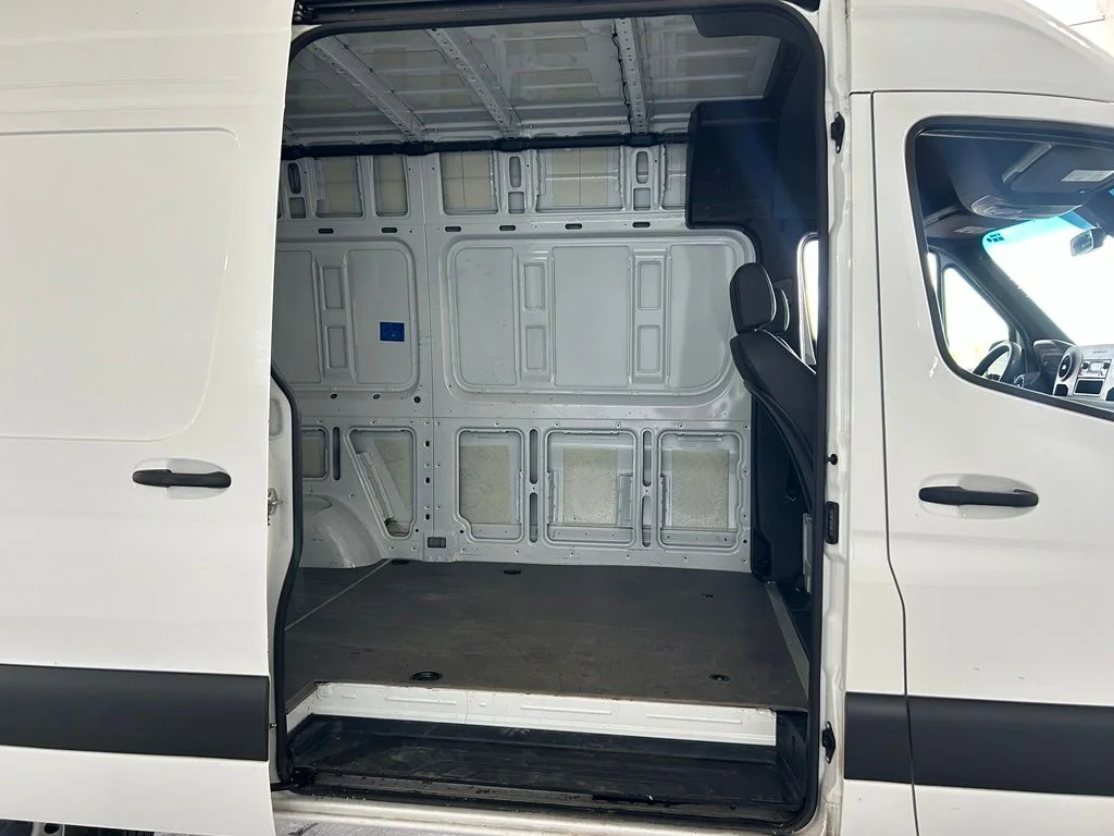Used 2025 White Mercedes-Benz Cargo 144 WB image 34