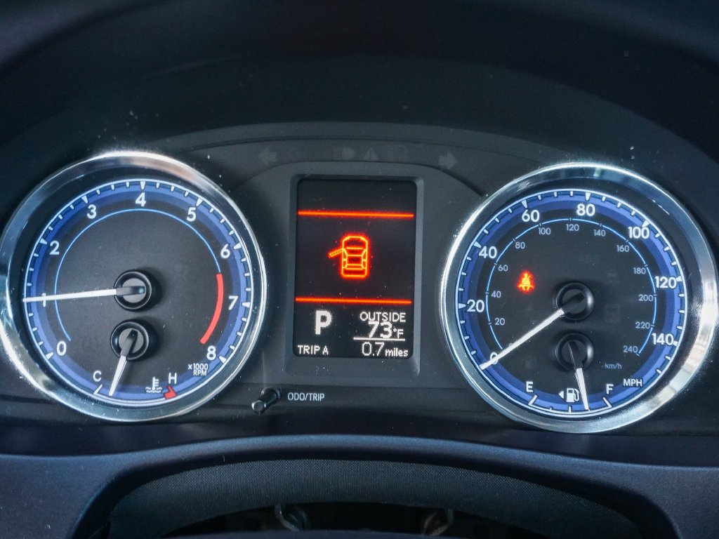 Used 2018 Silver Toyota LE image 22