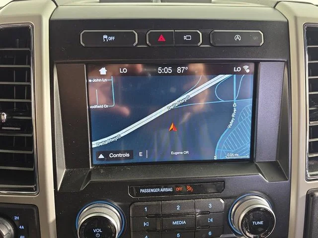 Used 2019 Oxford White Ford Lariat image 15