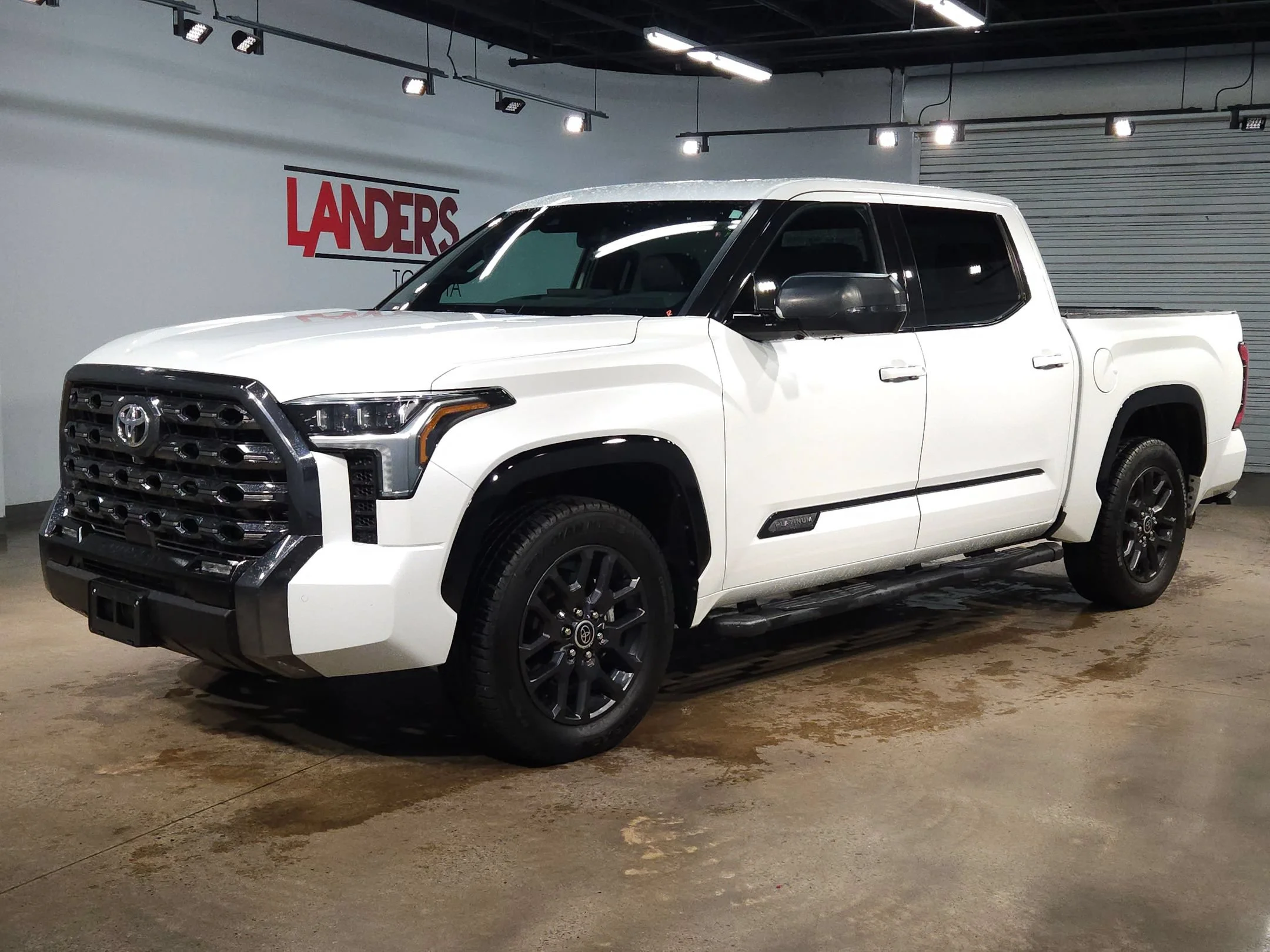 Used 2022 Wind Chill Pearl Toyota Platinum image 3
