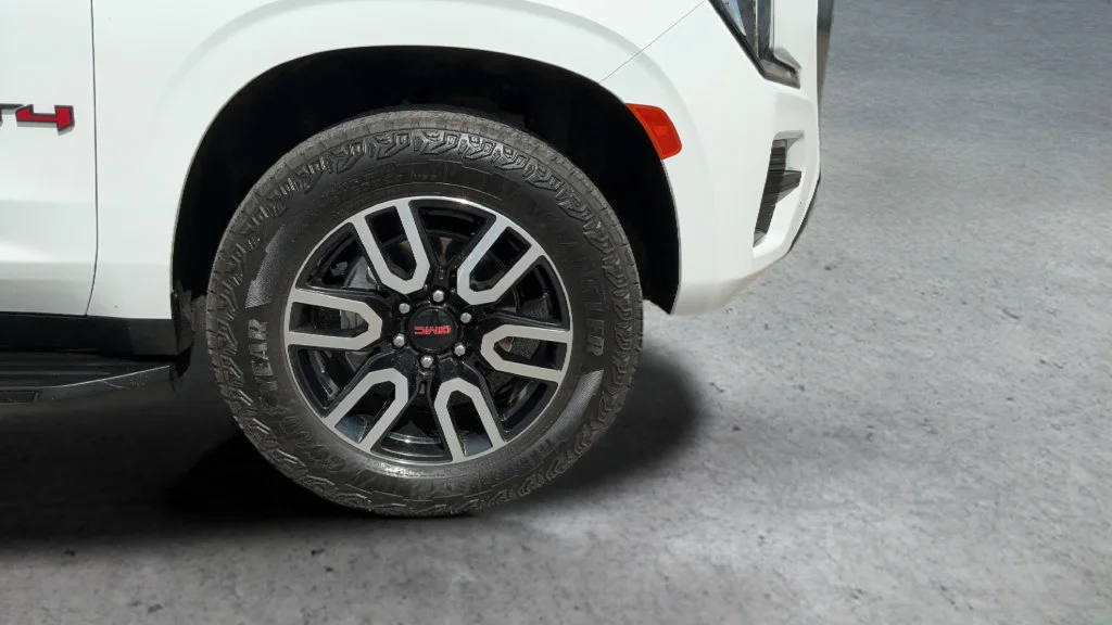 2024 GMC Yukon AT4 - Photo 25