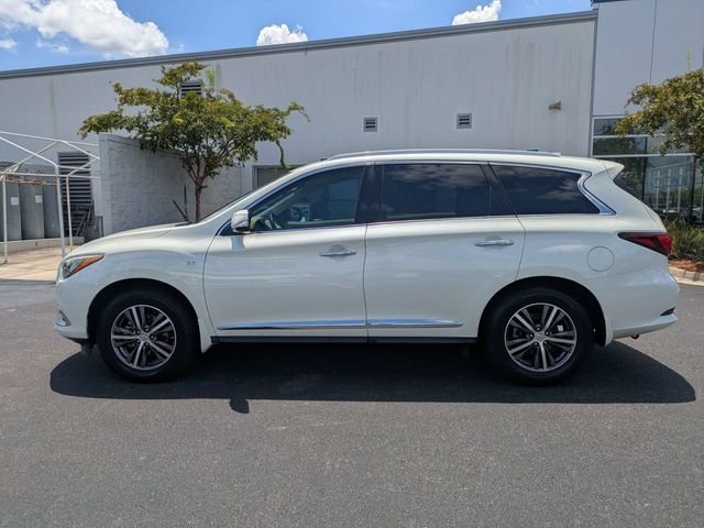 Used 2016 White INFINITI Base image 6