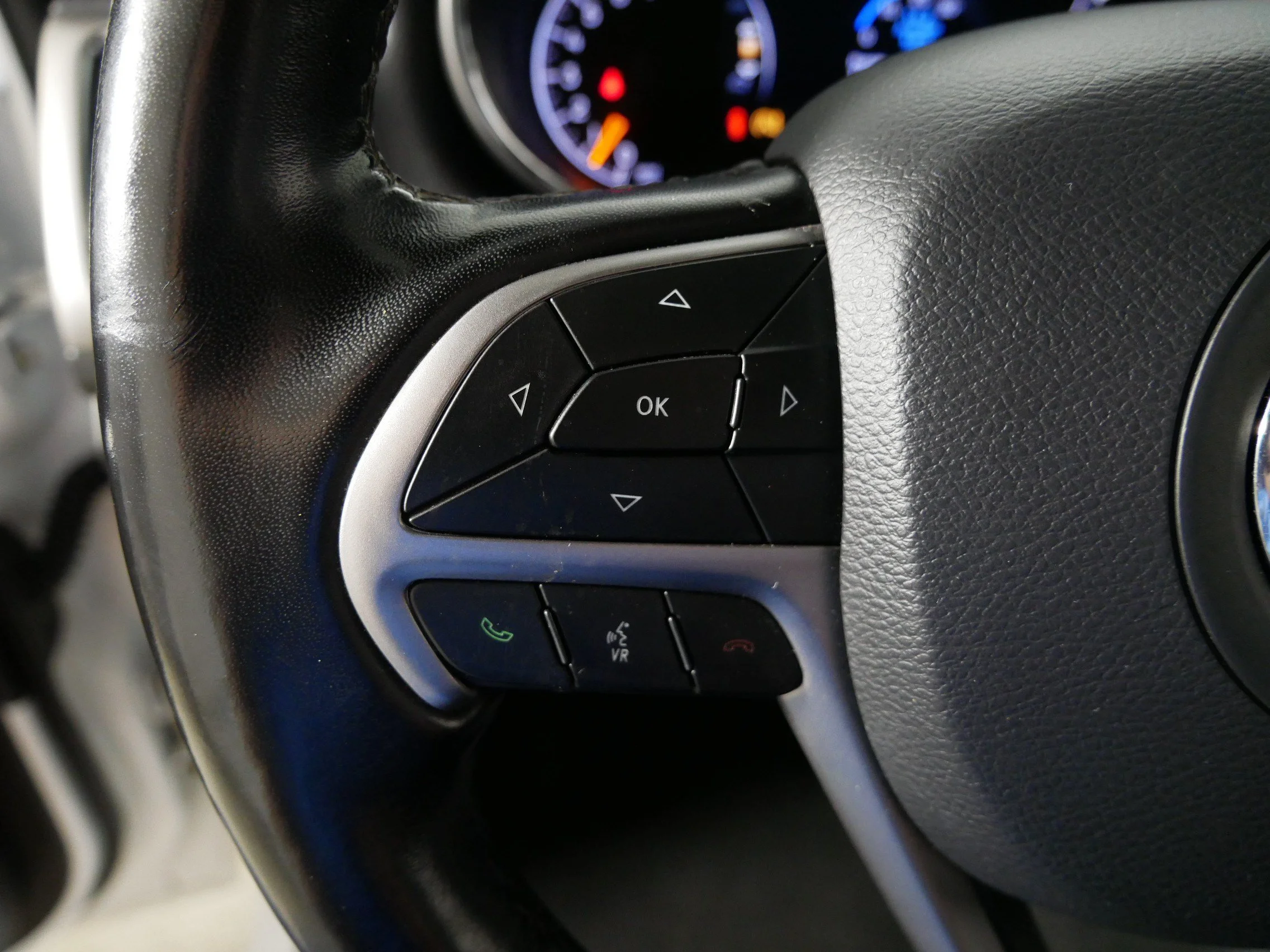 Used 2020 Bright White Clearcoat Jeep Altitude image 27