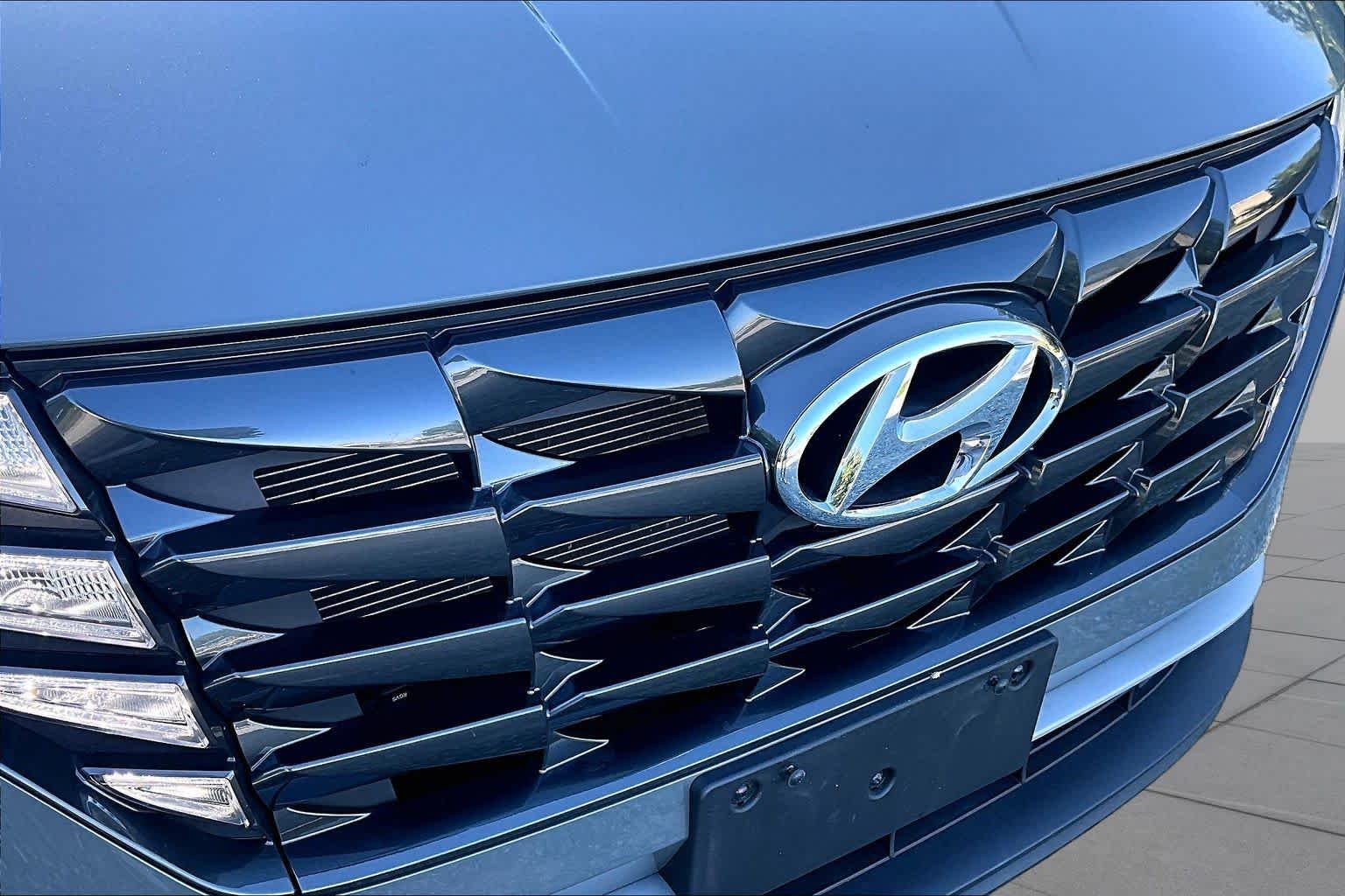 Used 2024 Hampton Gray Hyundai SE image 30