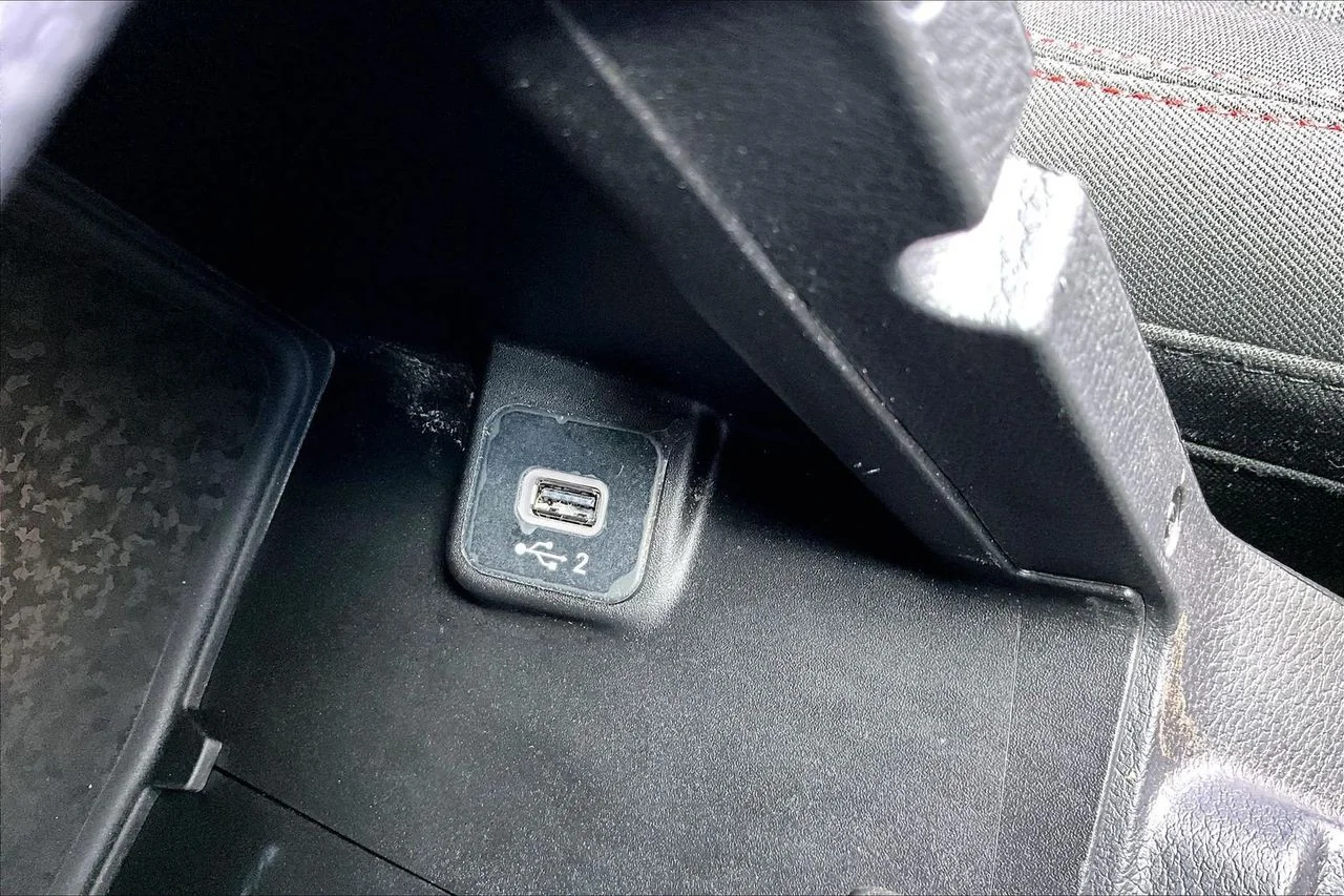 Used 2023 White Jeep Rubicon image 27