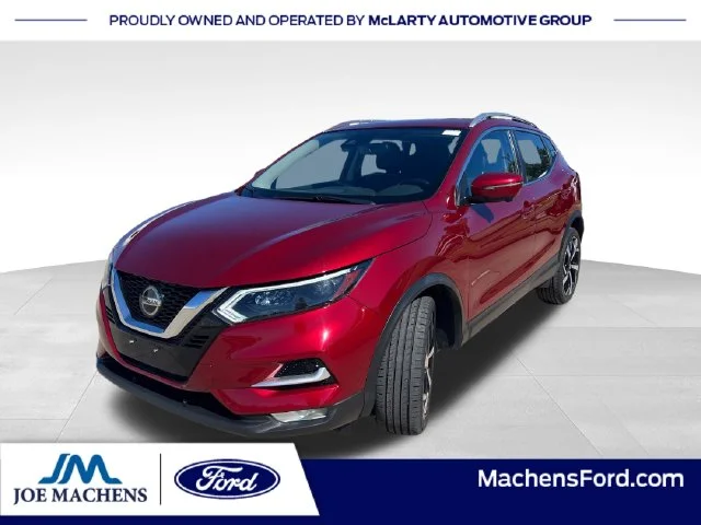 Used 2022 Red Nissan SL image 1