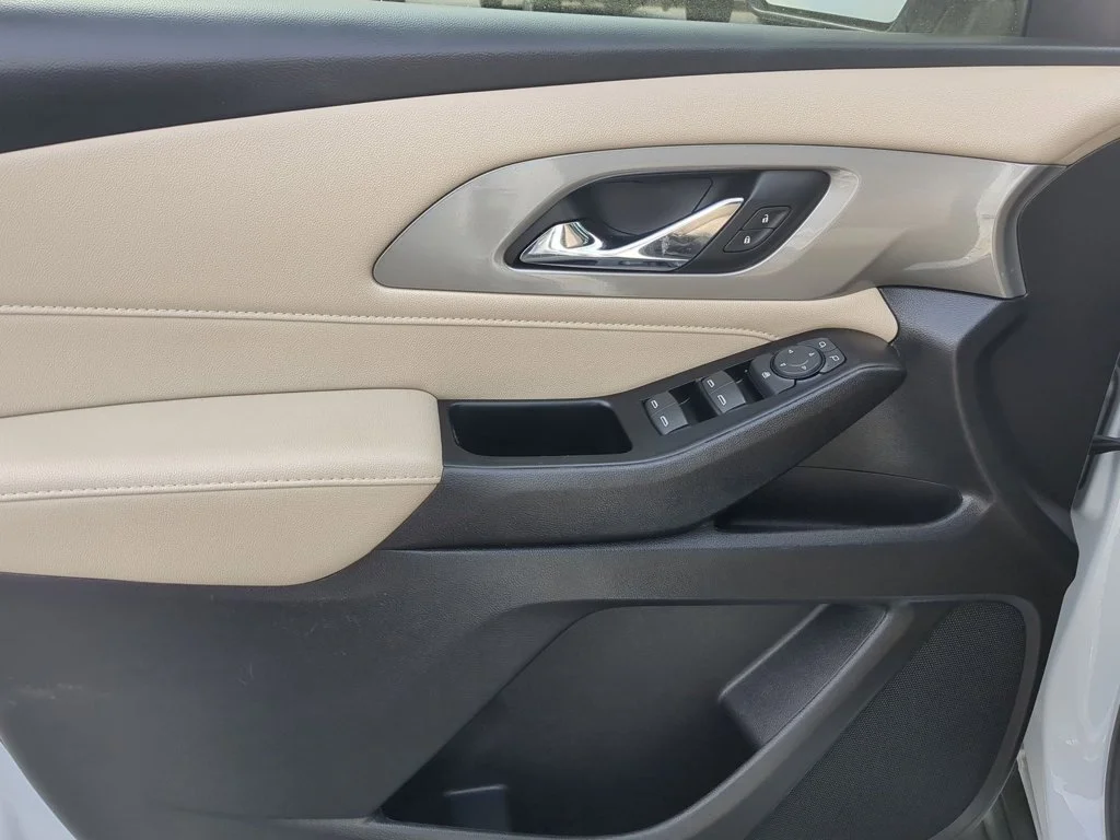 Used 2023 Summit White Chevrolet LS image 11