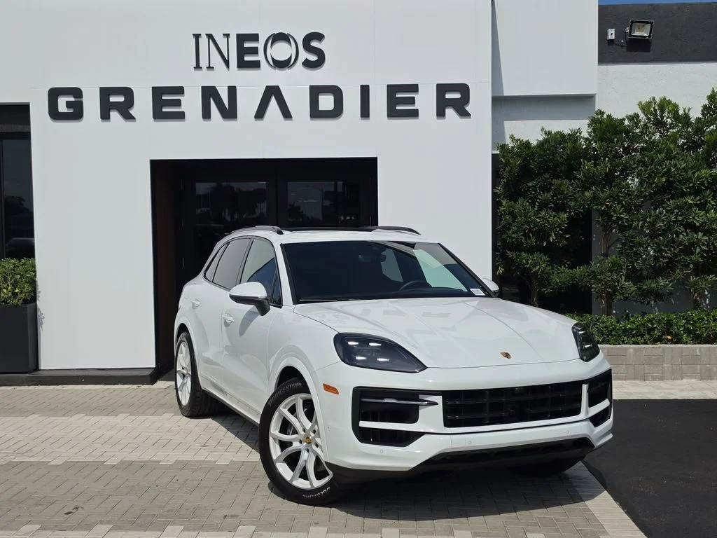 Used 2024 White Porsche Base image 2