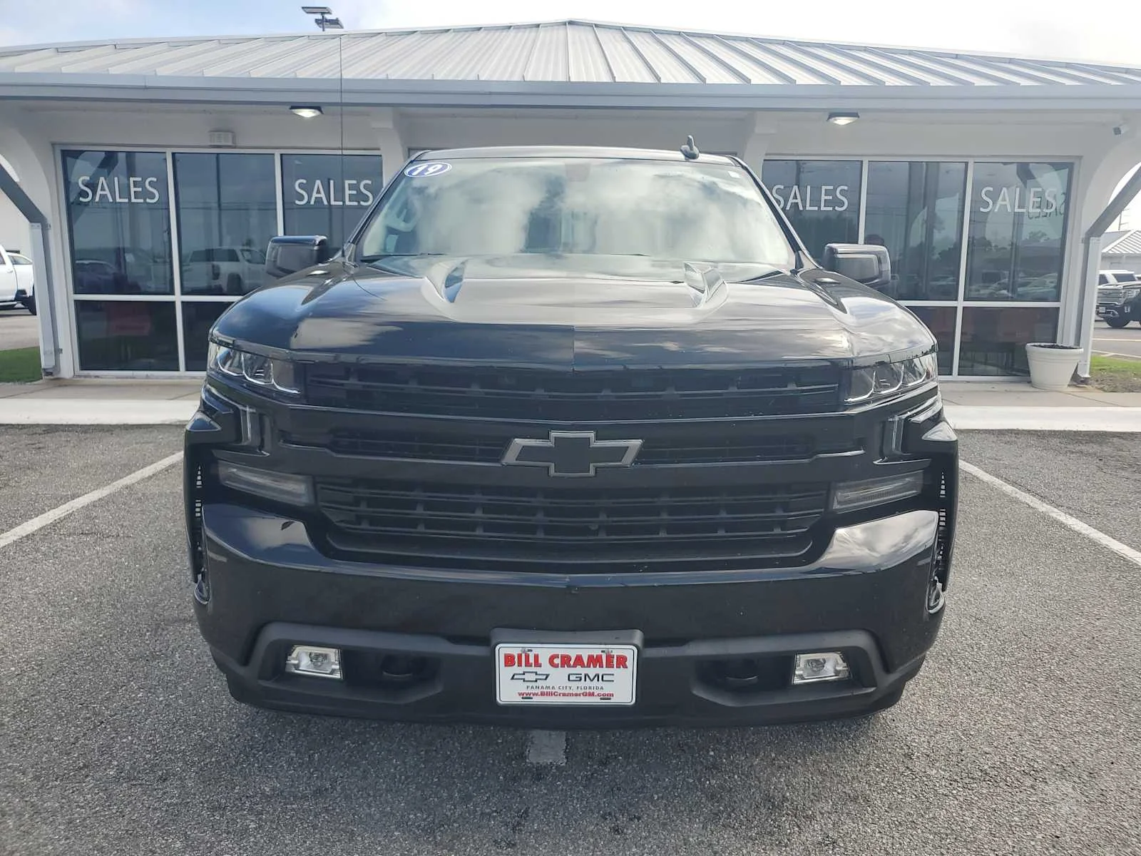 Used 2019 BLACK Chevrolet RST image 11