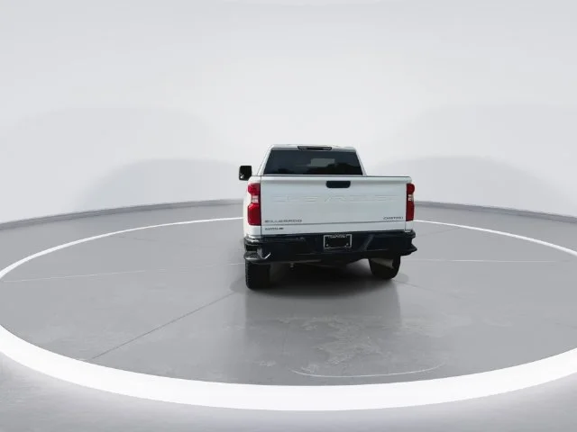 Used 2024 White Chevrolet Custom image 9