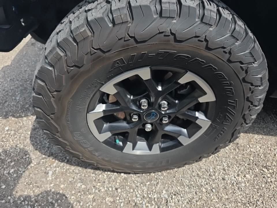 Used 2024 Earl Clearcoat Jeep Rubicon 4xe image 2