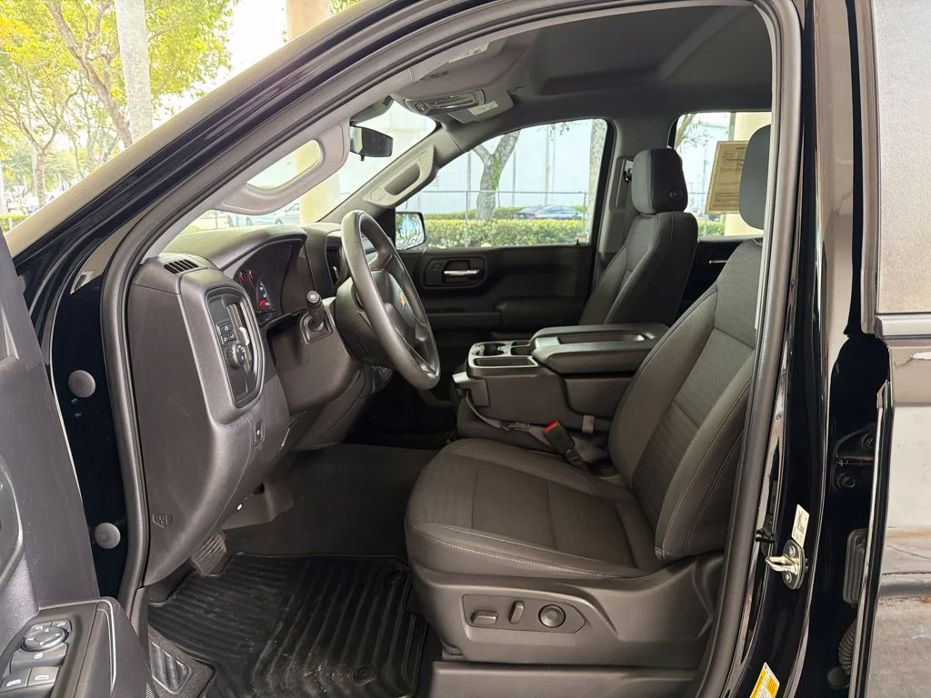 Used 2023 Black Chevrolet Custom image 6
