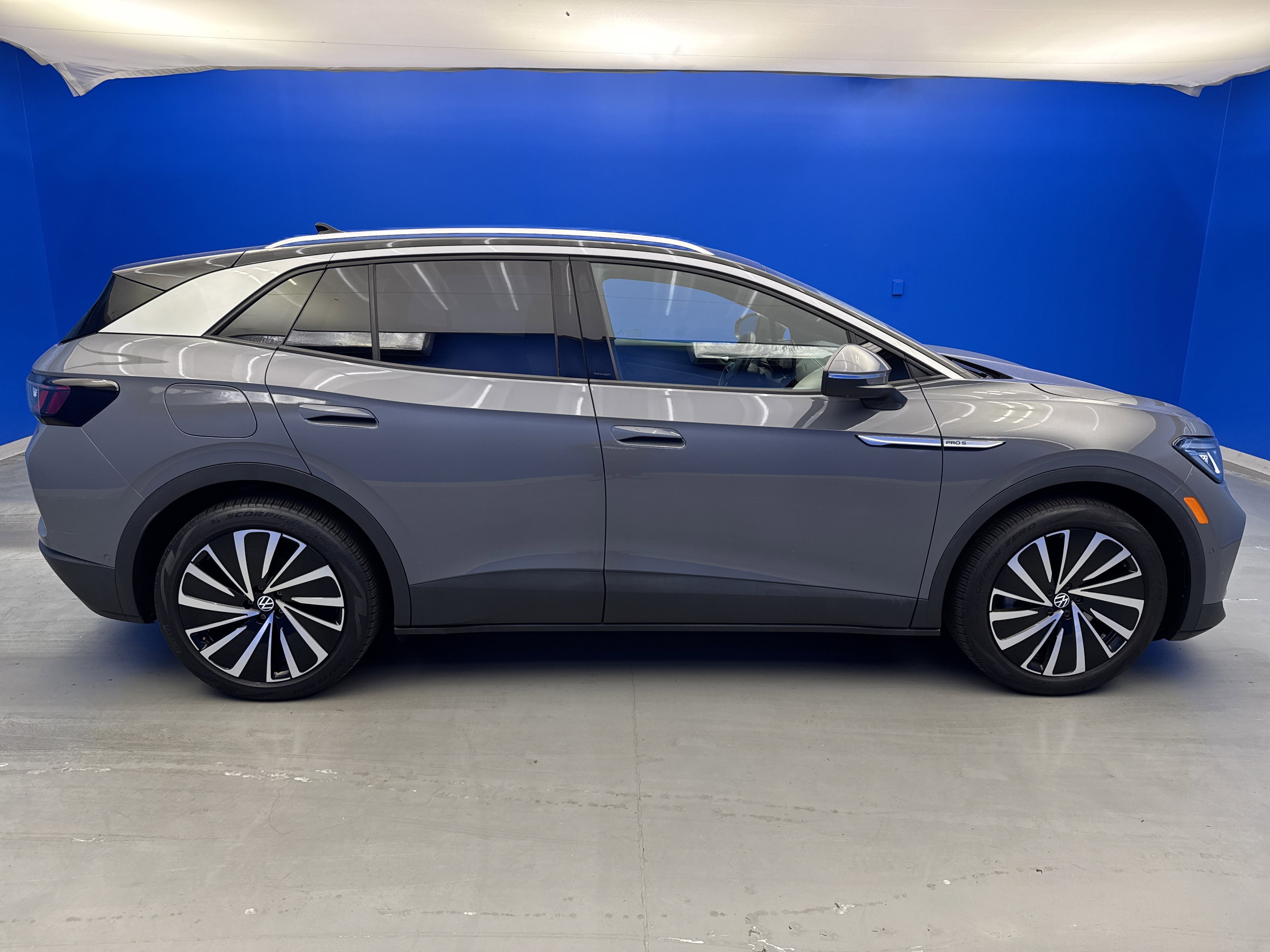 2023 Volkswagen ID.4 Pro Plus photo 4