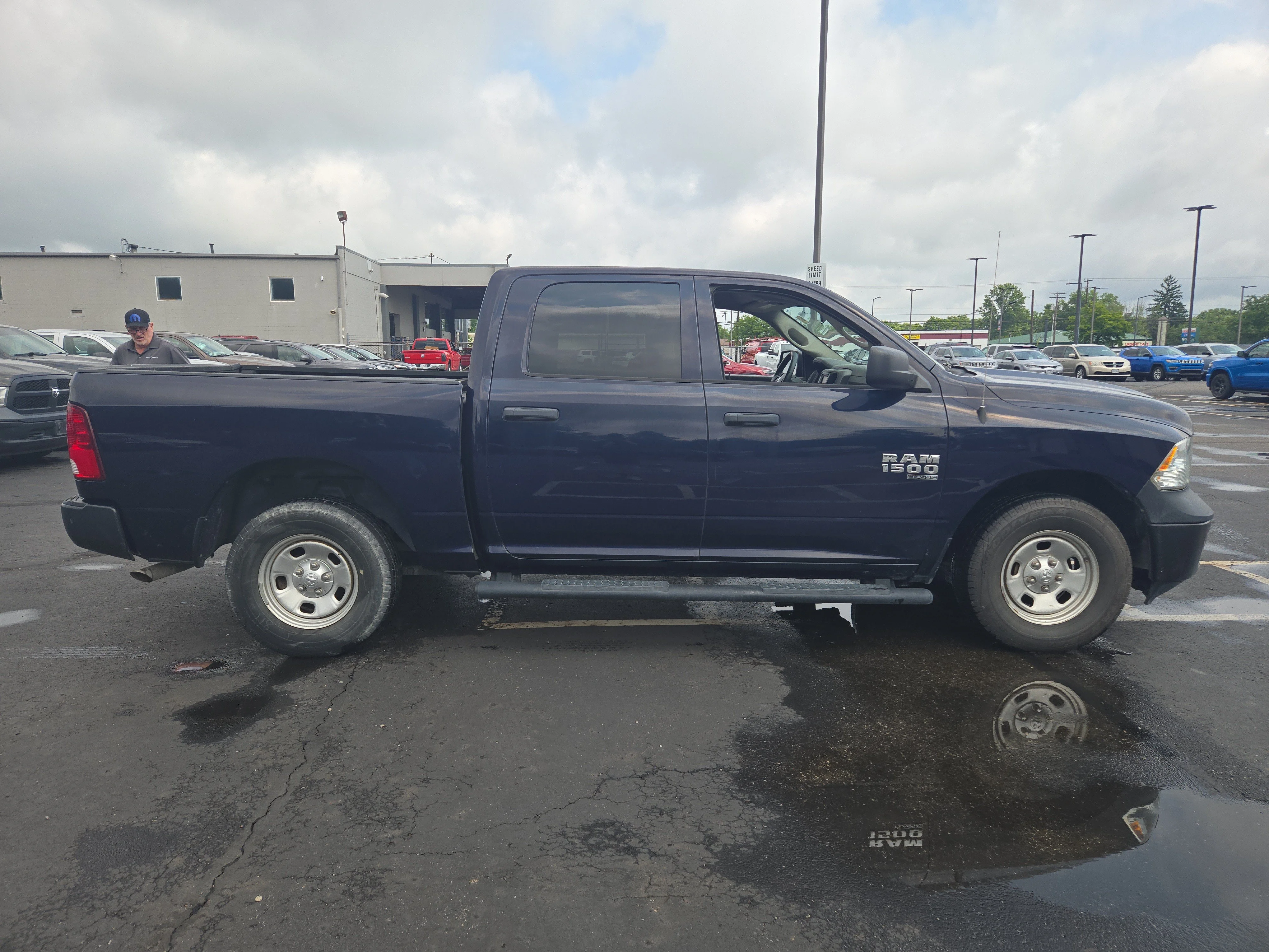 Used 2019 True Blue Pearlcoat Ram Tradesman image 4