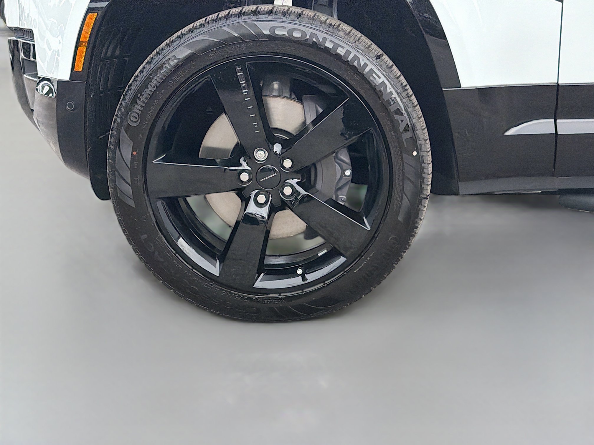 New 2026 Fuji White Land Rover X-Dynamic SE image 41