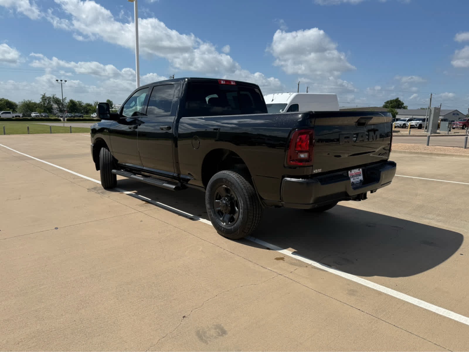 New 2026 Diamond Black Crystal Pearl-Coat Exterior Paint RAM Tradesman image 8