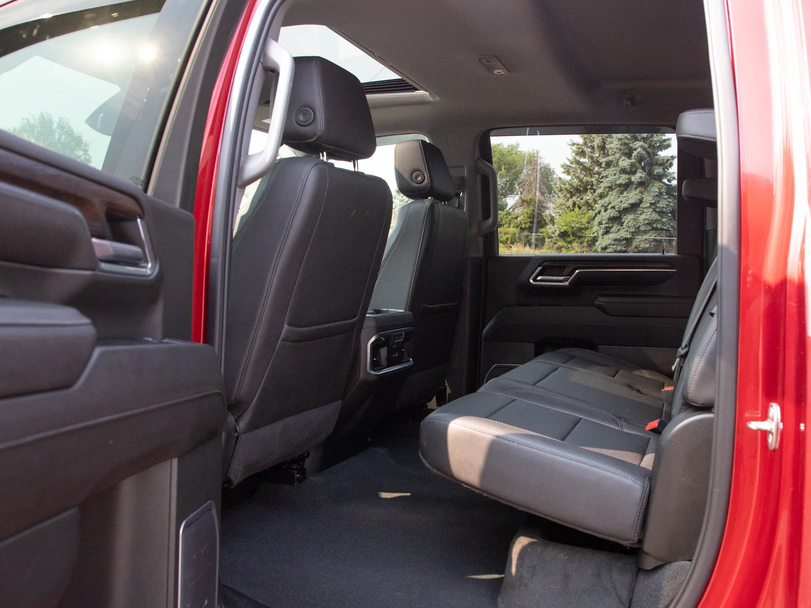 Used 2024 Volcanic Red Tintcoat GMC SLT image 20