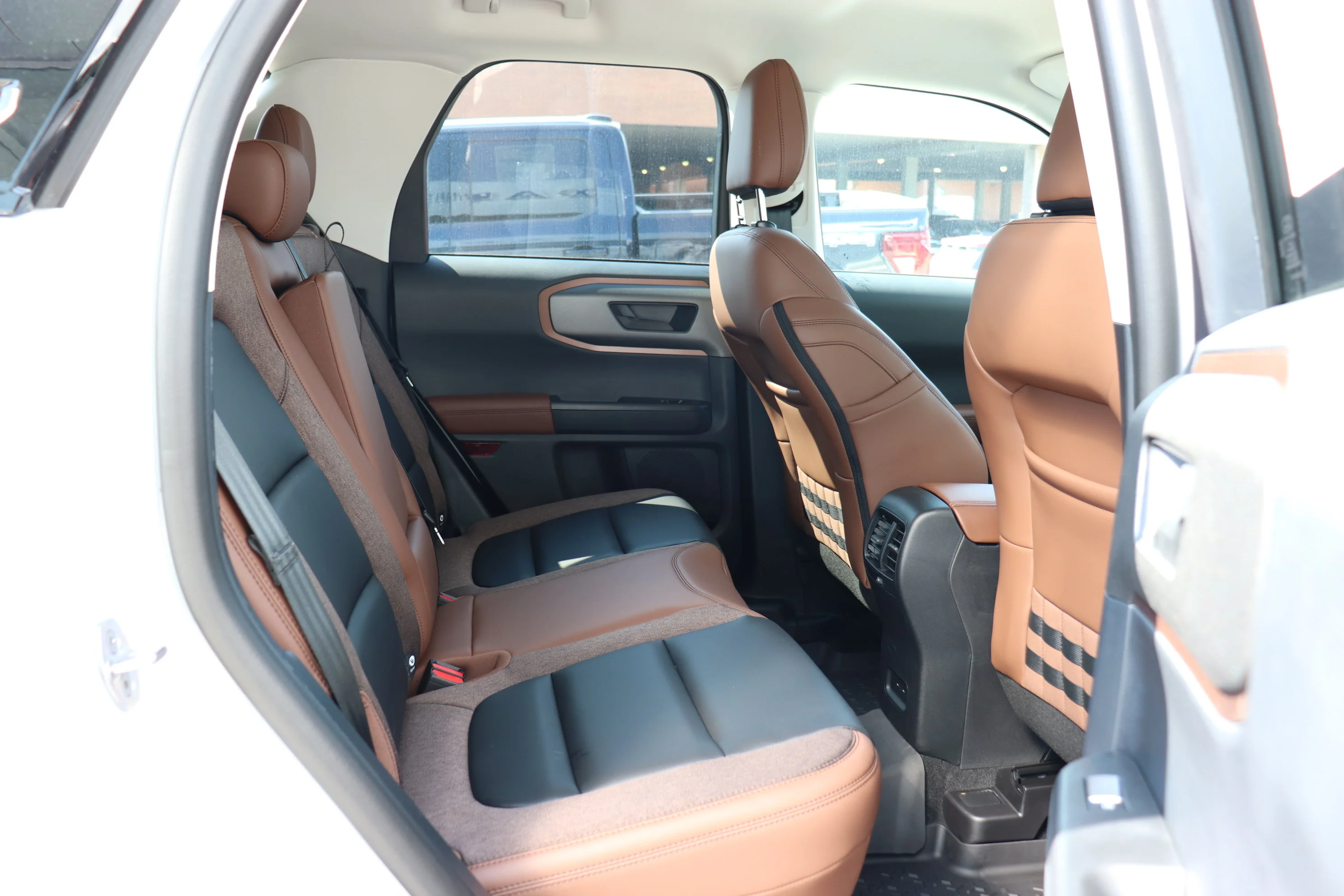 New 2026 SPACE WHITE METALLIC Ford Outer Banks image 10