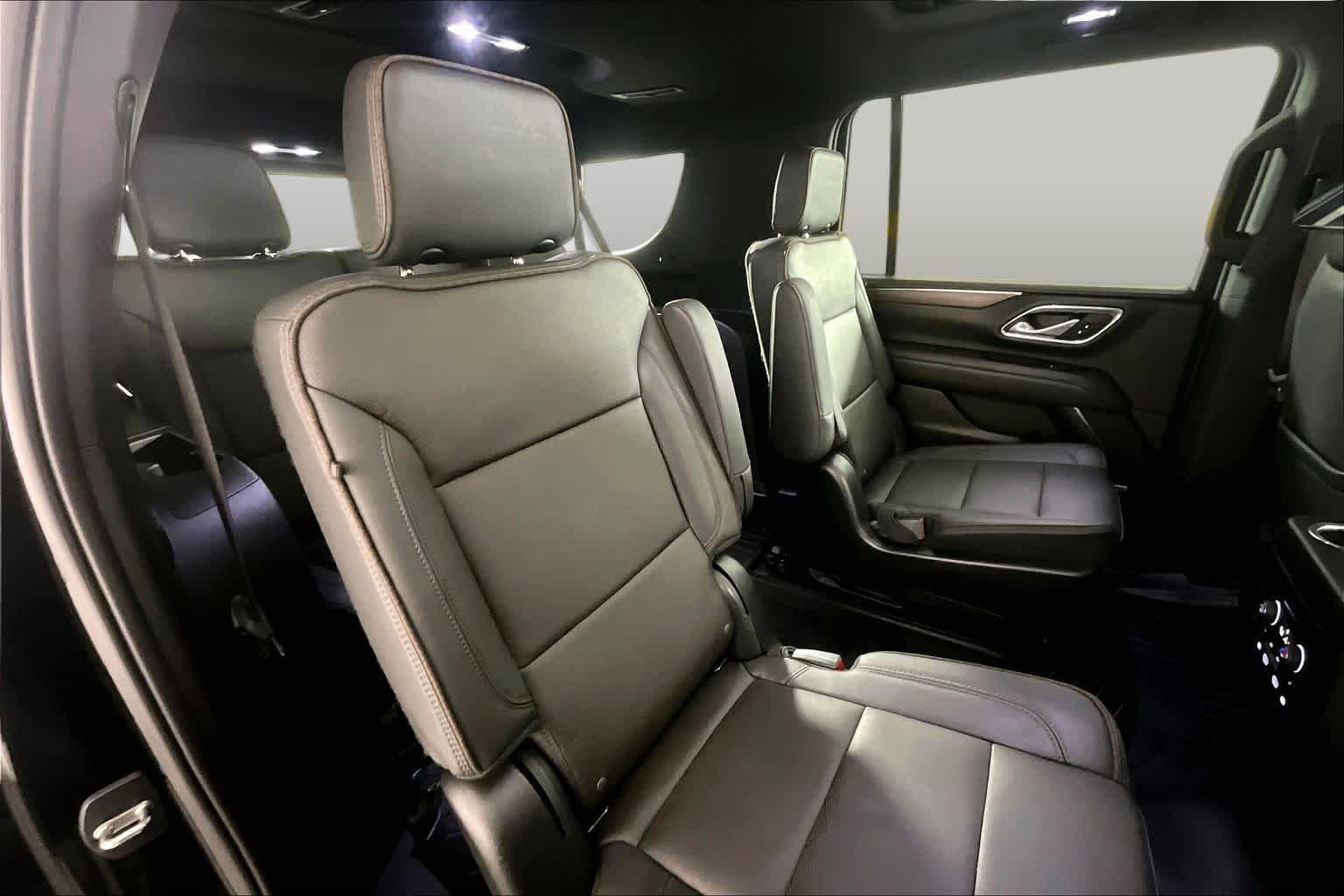 Used 2023 Black Chevrolet High Country image 19