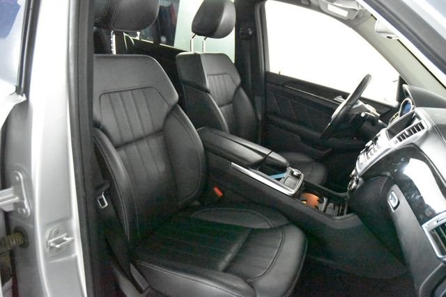 Used 2016  Mercedes-Benz GL 450 image 37