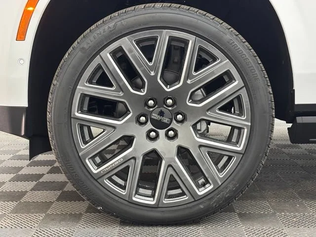 2026 GMC Yukon XL Denali Ultimate - Photo 19