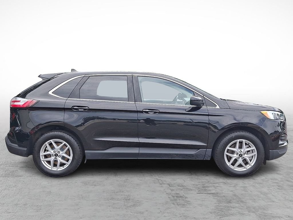 Used 2024 Black Ford SEL image 7