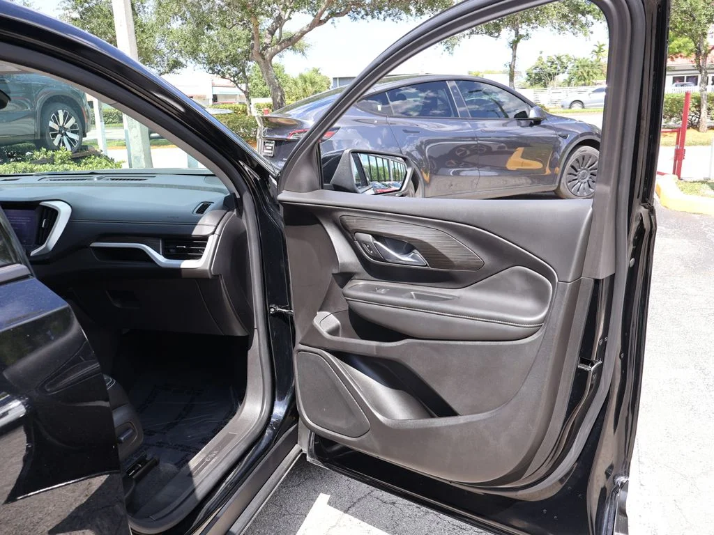 Used 2024 Black GMC SLT image 23