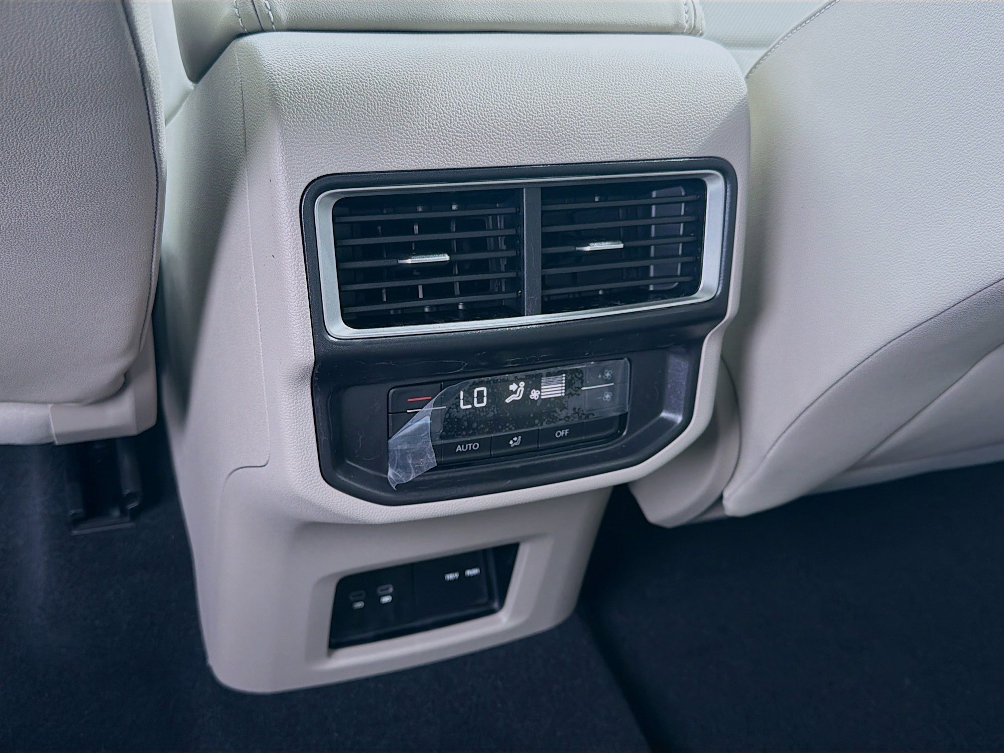 New 2026 Black Volkswagen 2.0T SE w/Technology image 19
