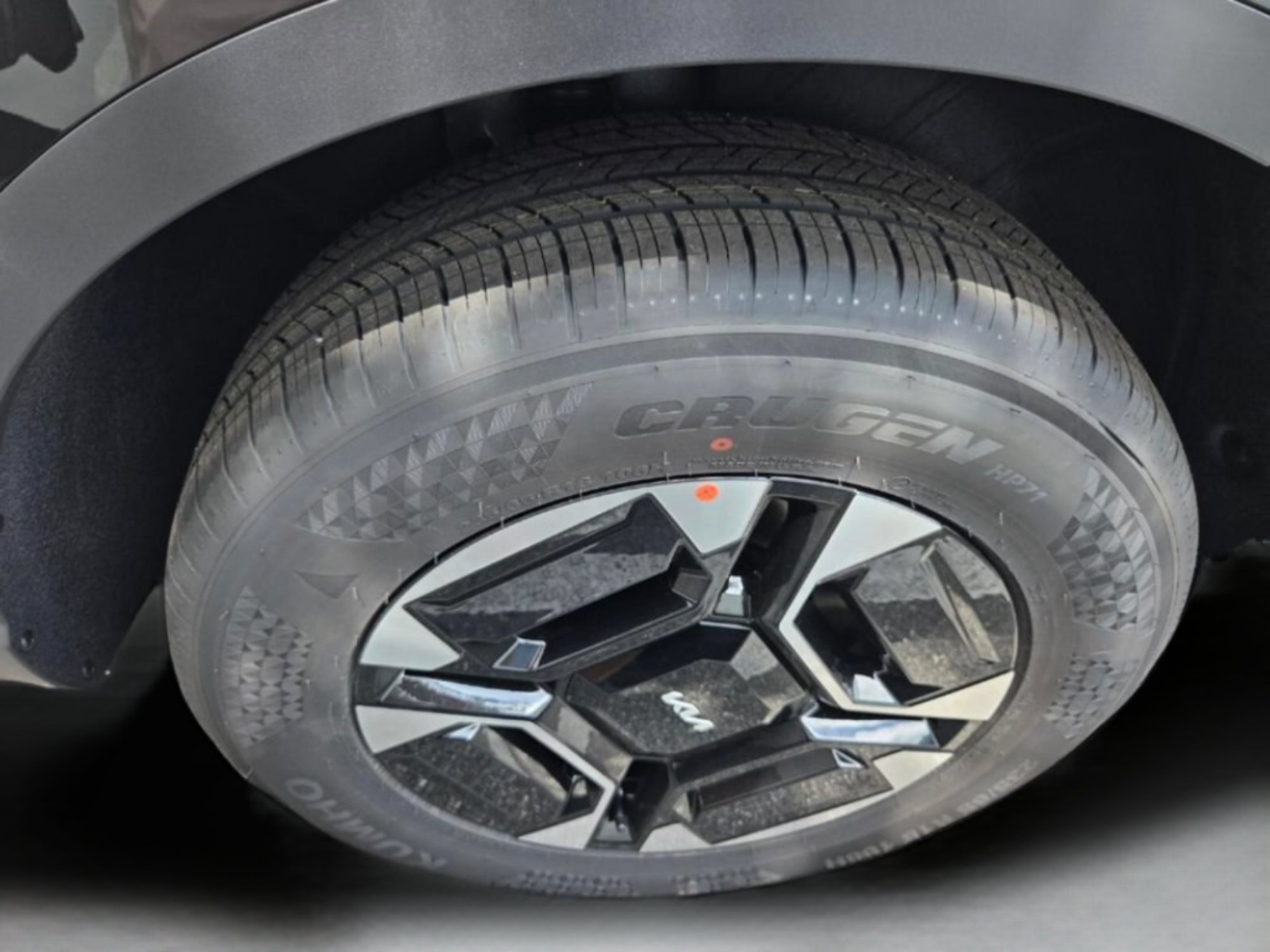New 2027 Ivory Silver Kia EX image 27