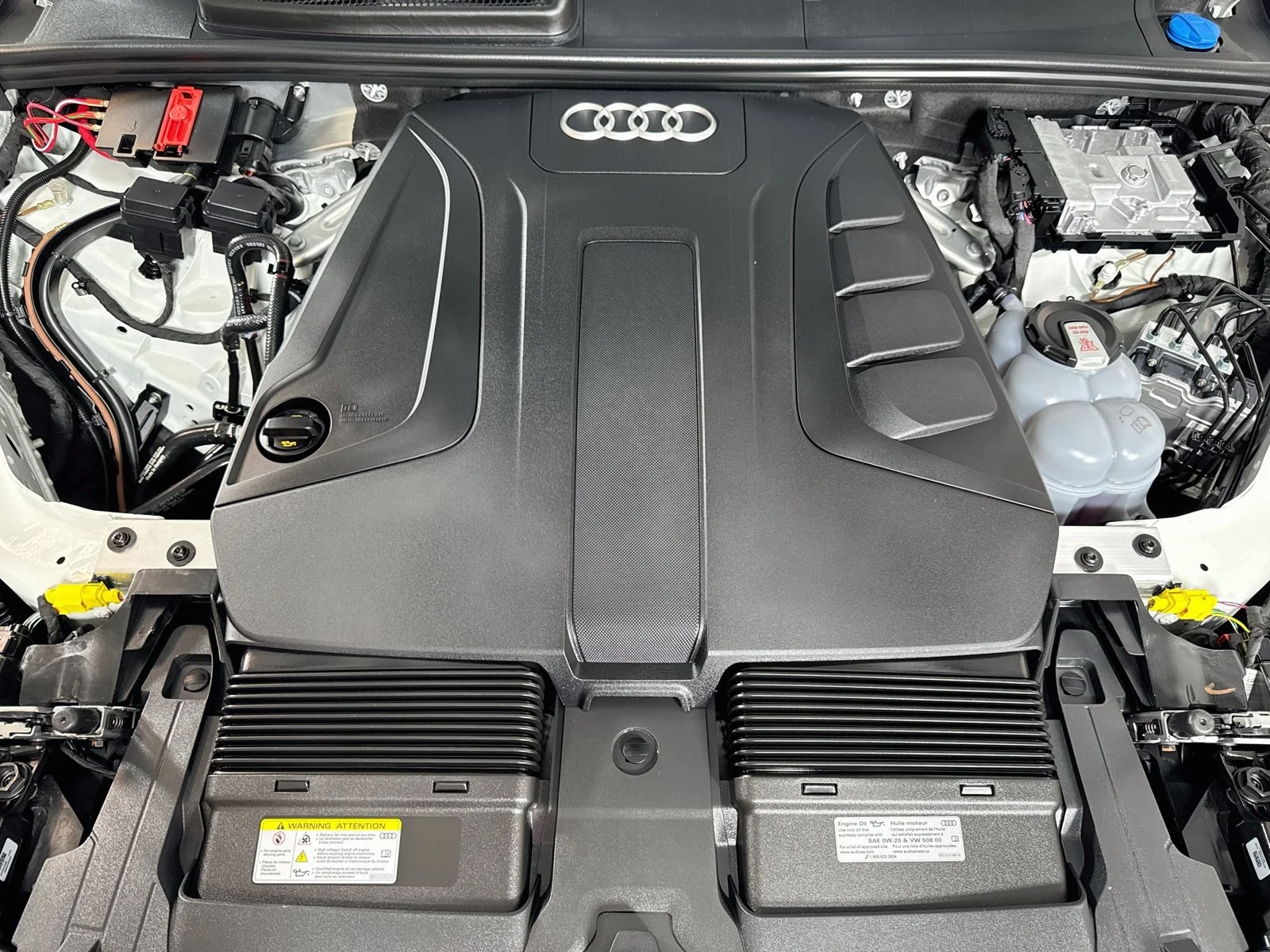Used 2025 Carrara White Audi Premium image 28