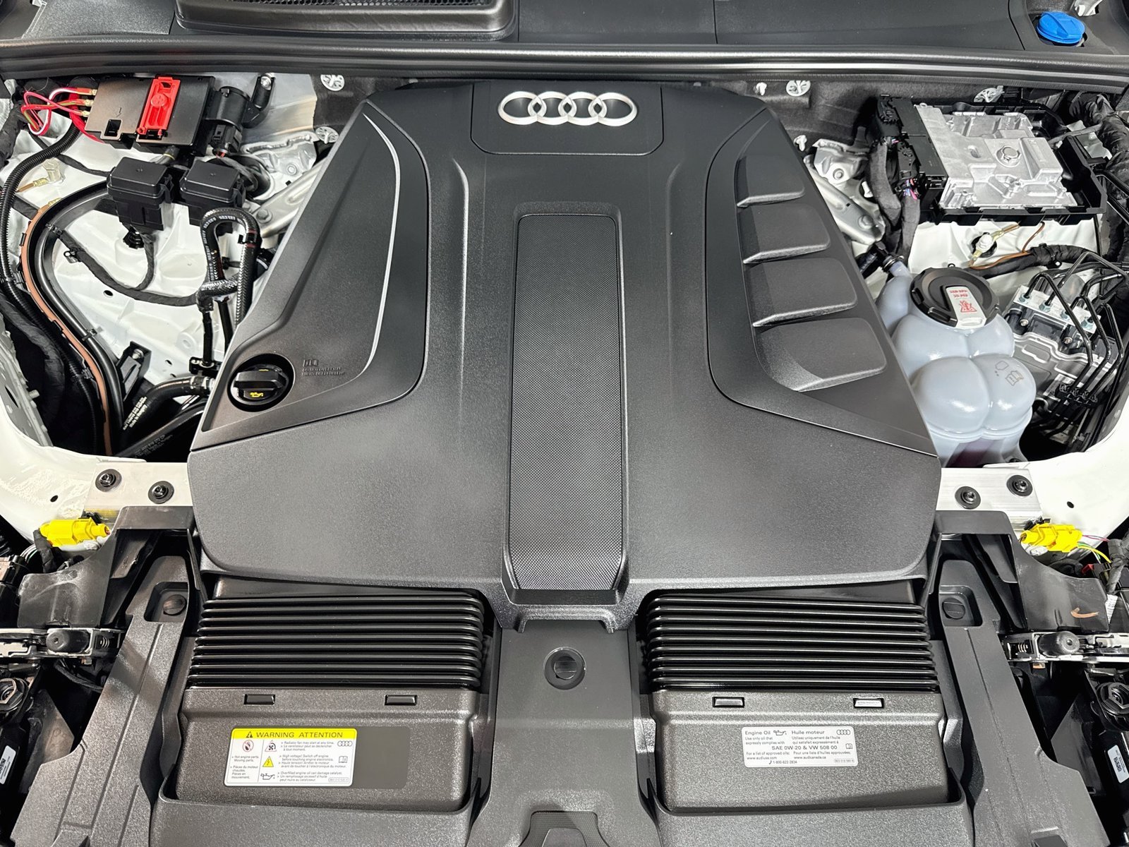 Used 2025 Carrara White Audi Premium image 28
