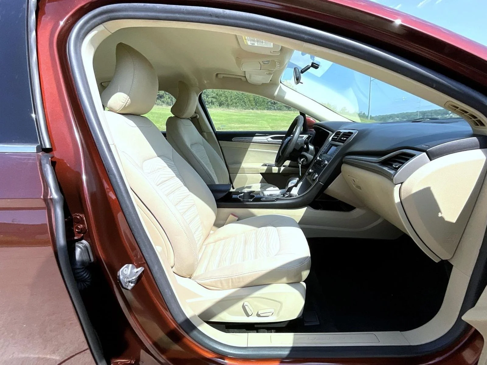Used 2016 Brown Ford SE image 16