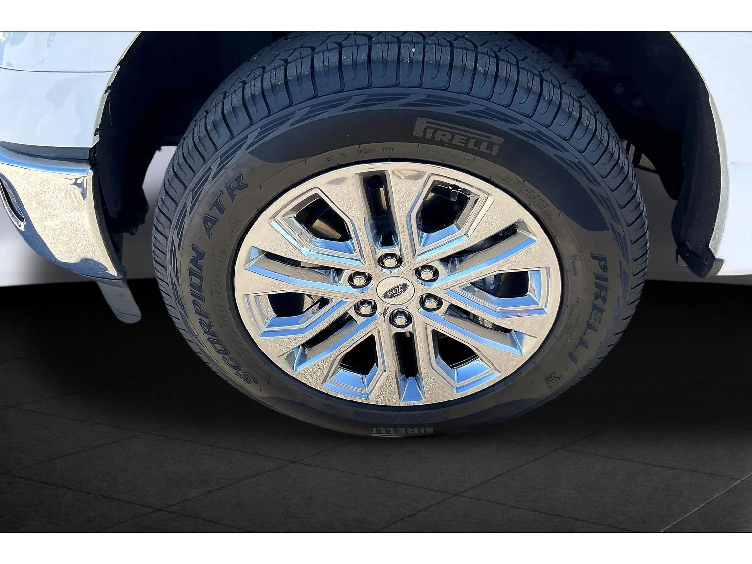 Used 2025 White Ford LARIAT image 7