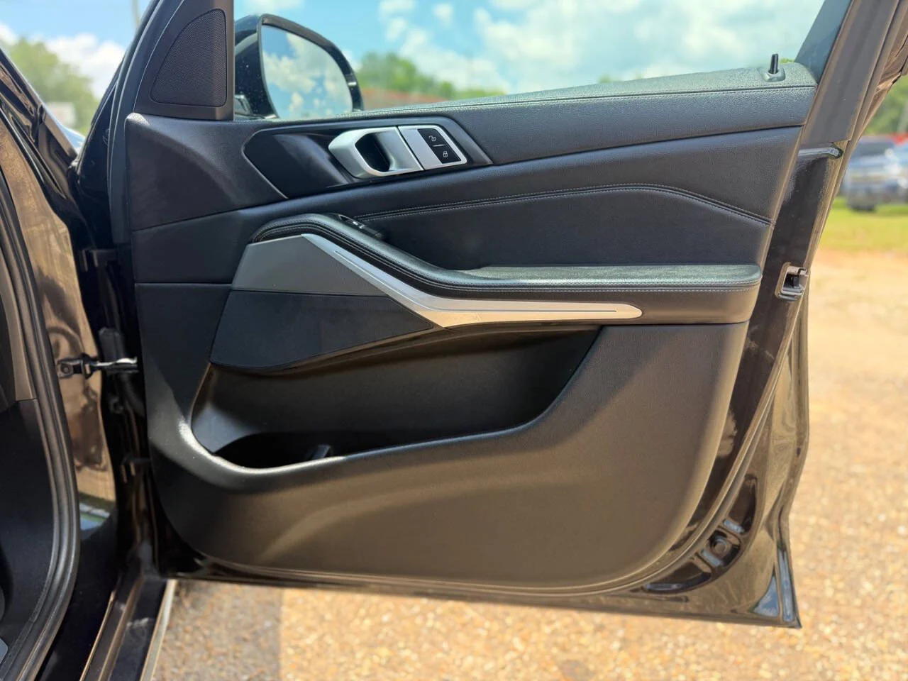 Used 2019 Black BMW xDrive40i AWD 4dr Sports Activity Vehicle image 28