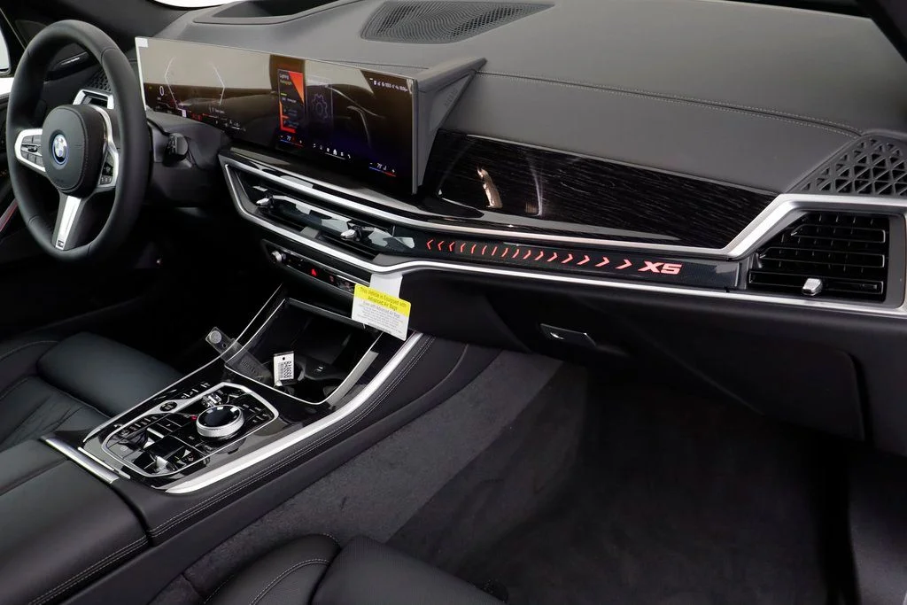 New 2026 Black BMW xDrive50e image 21