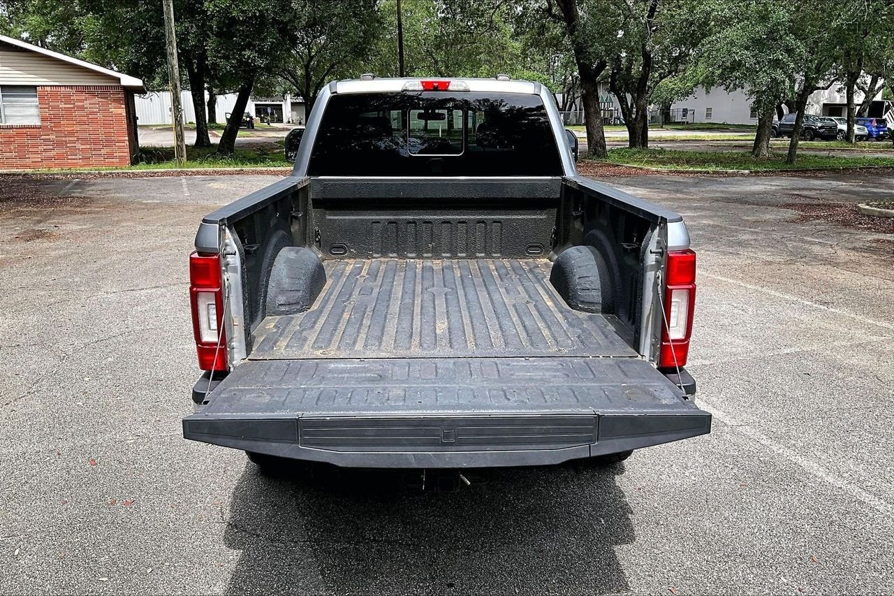 Used 2022 Silver Ford Lariat image 32