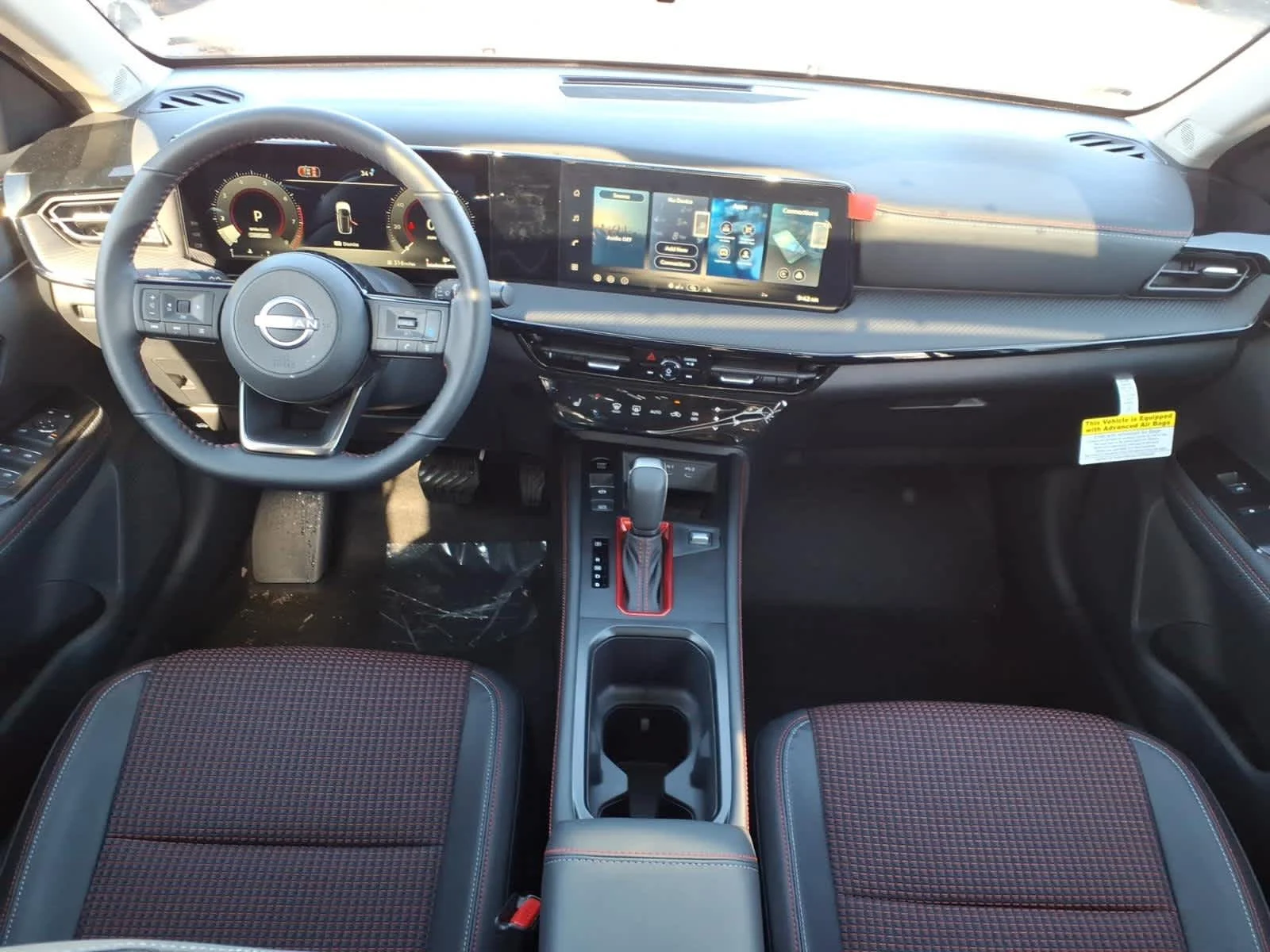 New 2026 Aspen White Tricoat/Super Black Nissan SR image 6