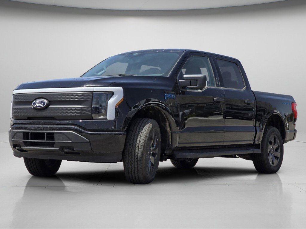 New 2024 Agate Black Metallic Ford XLT image 16