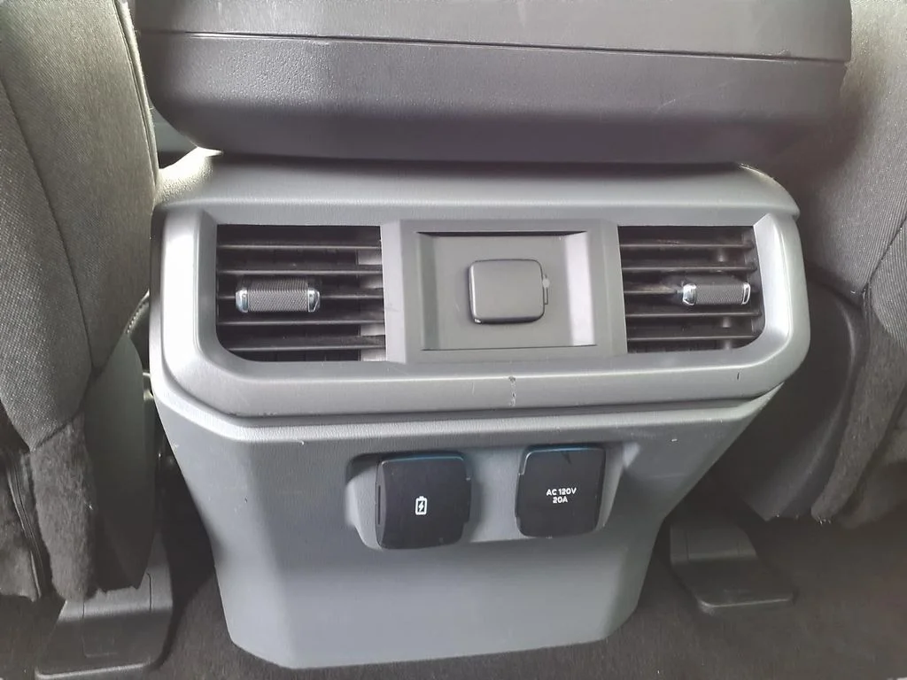 Used 2024 Gray Ford XLT image 24