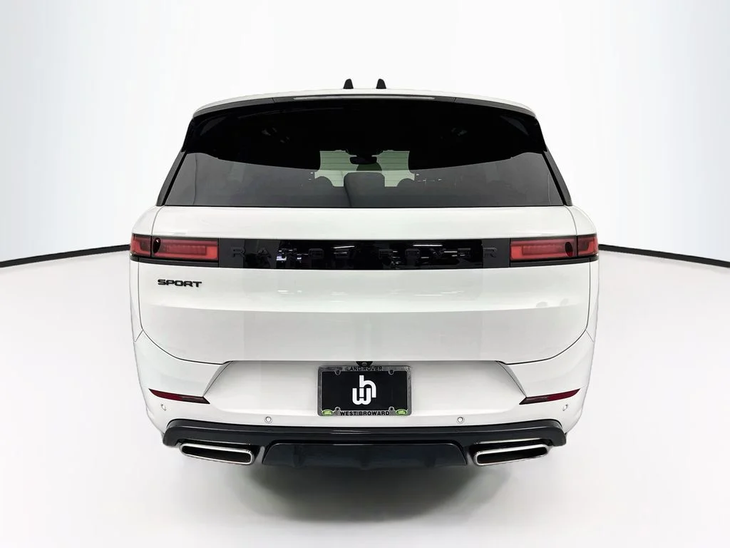 Used 2025 White Land Rover Dynamic SE image 6