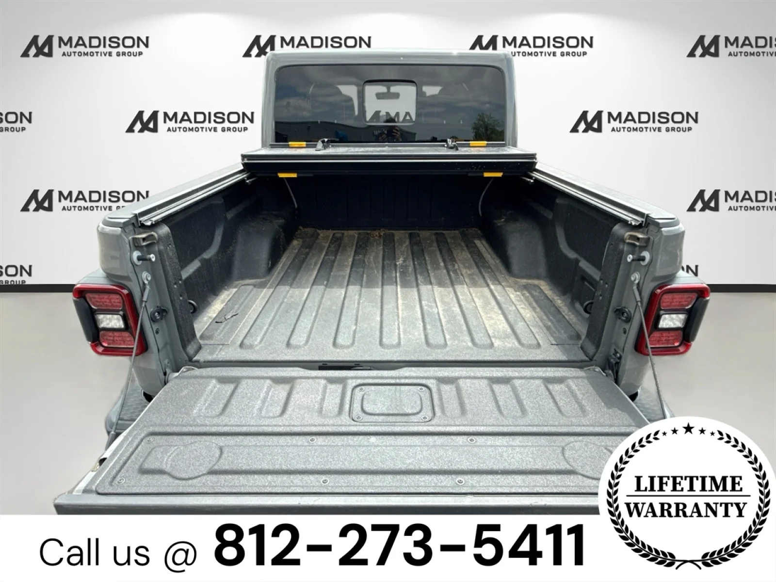 Used 2021 GRAY Jeep Overland image 26