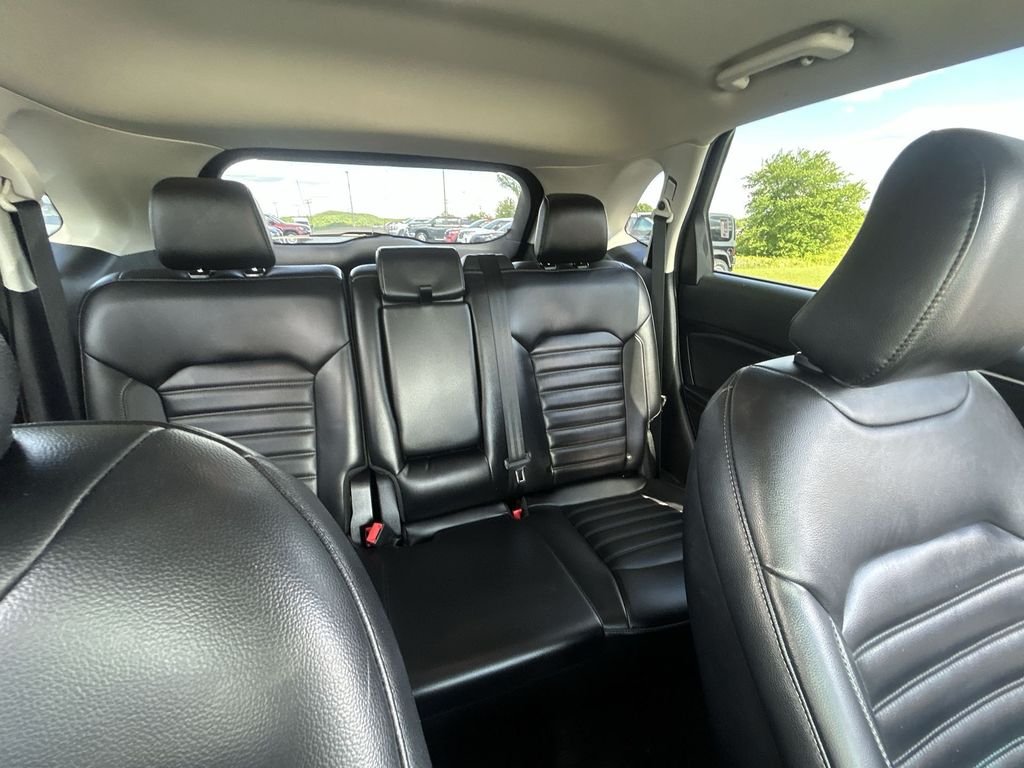 Used 2023 Gray Ford SEL image 15