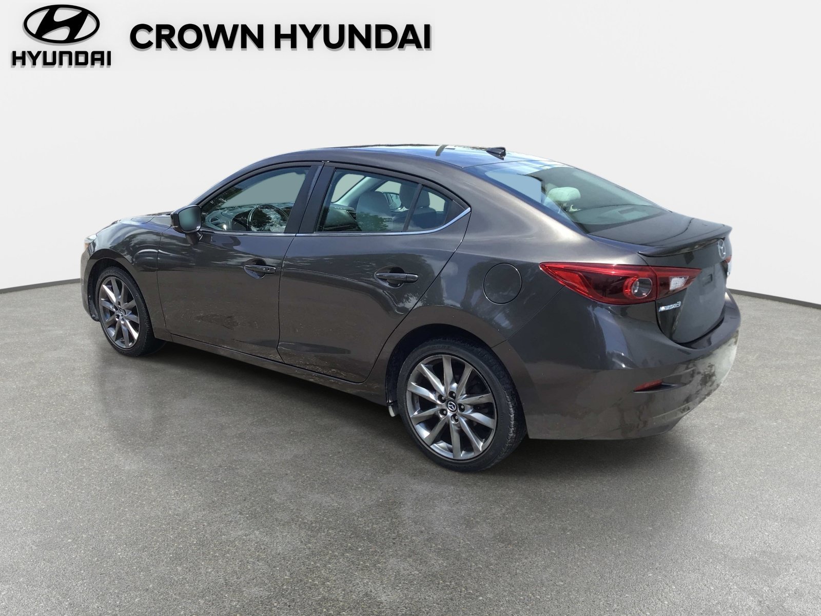 Used 2018 Titanium Flash Mica Mazda Grand Touring image 6