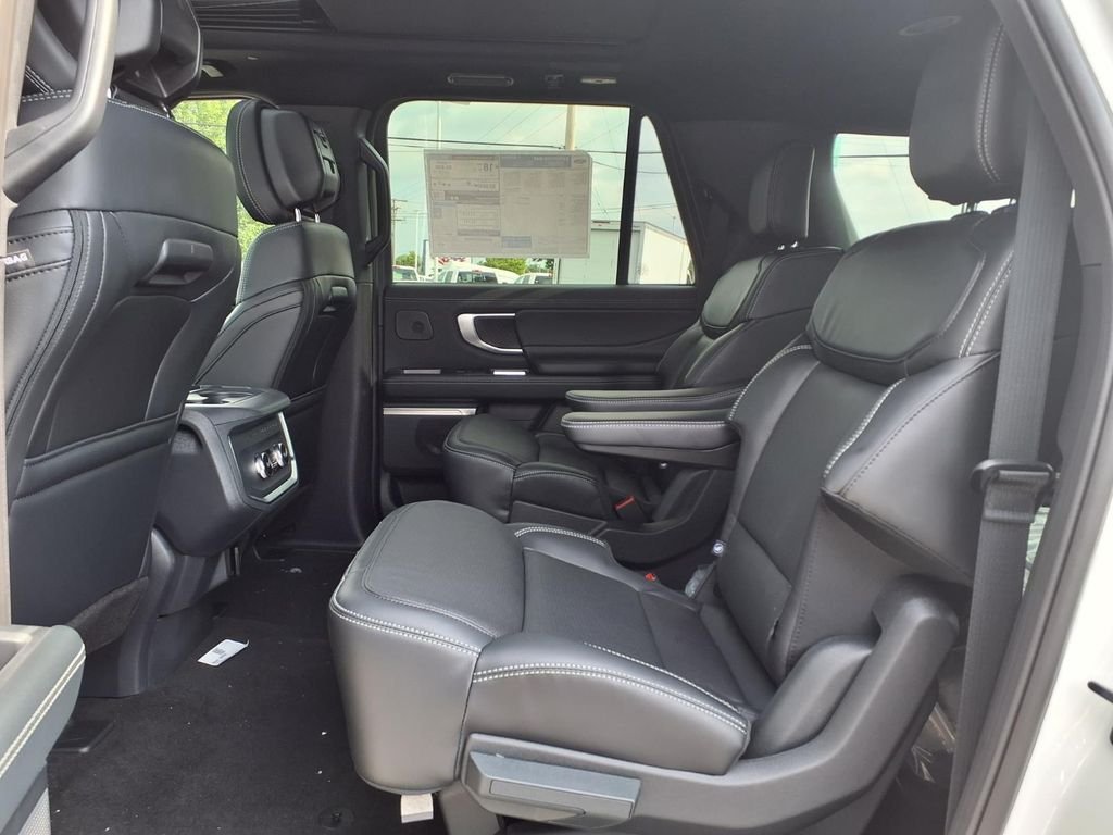 New 2027 Star White Metallic Tri-Coat Ford MAX Platinum image 20