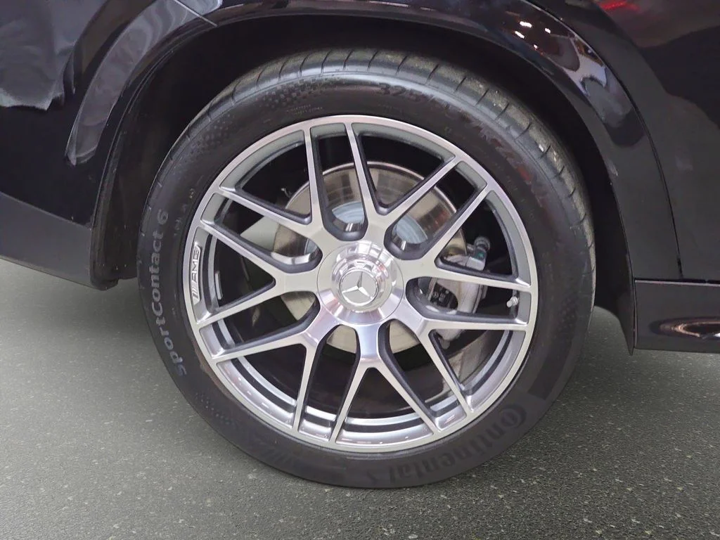 Used 2024 Obsidian Black Metallic Mercedes-Benz GLE 53 AMG® image 35
